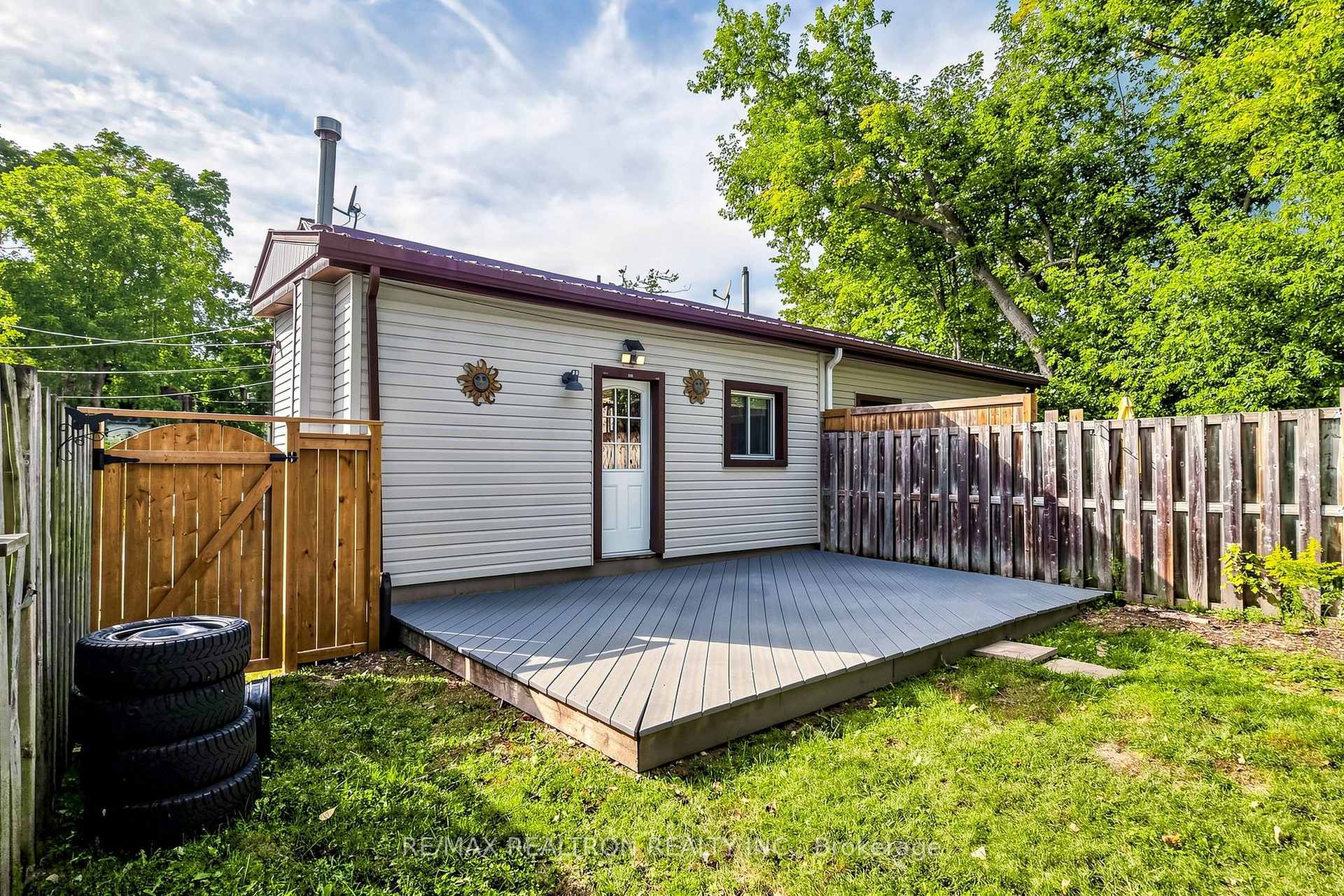 Photo 8 of 185 Parkhill Road, Peterborough, Town Ward 3 — HOMEH