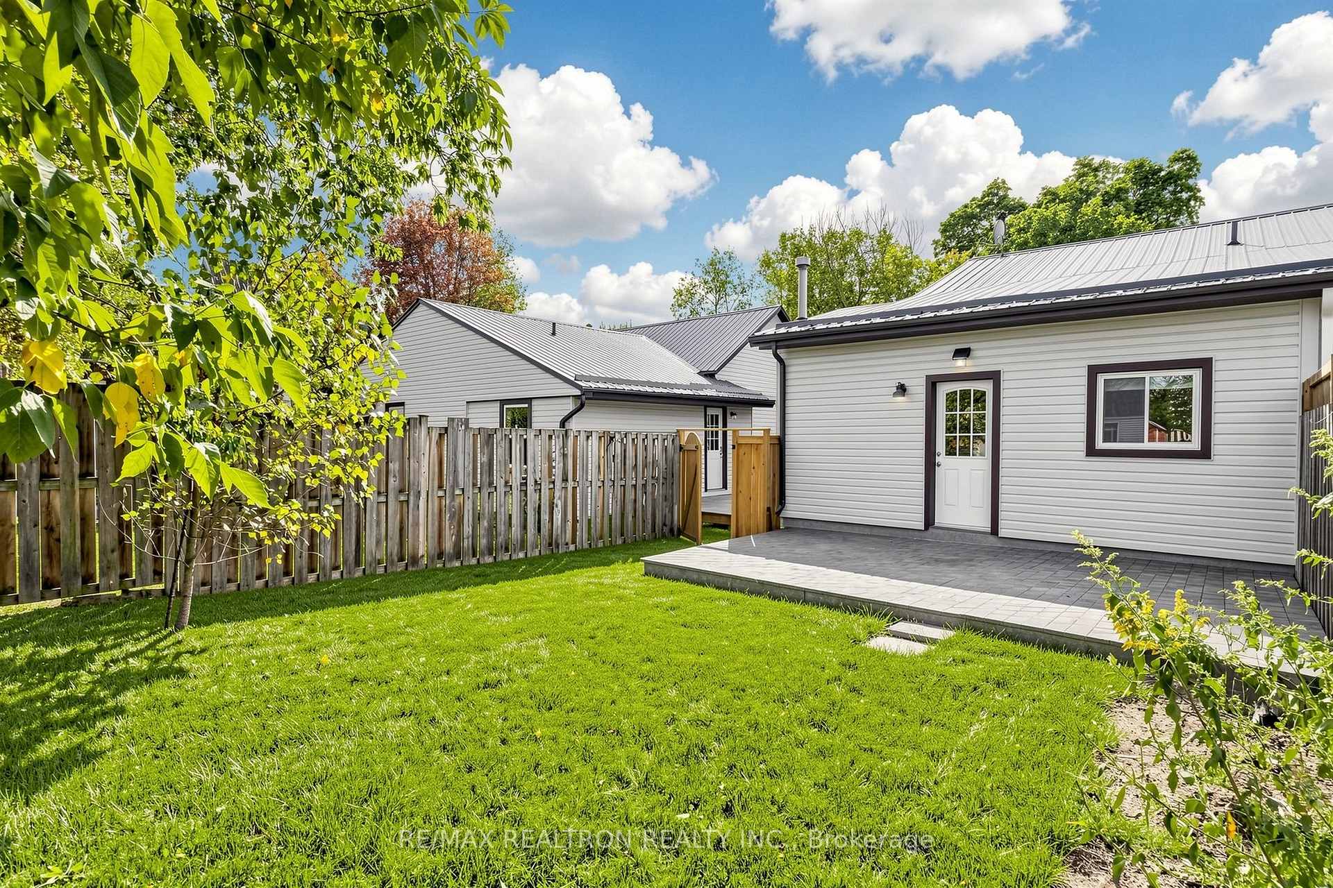 Photo 10 of 185 Parkhill Road, Peterborough, Town Ward 3 — HOMEH