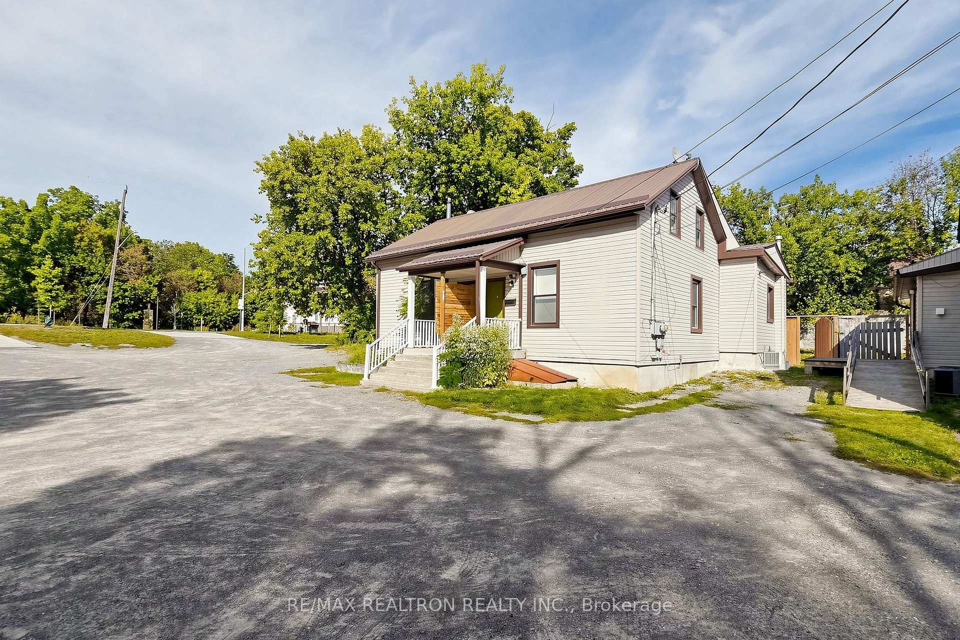 Photo 4 of 185 Parkhill Road, Peterborough, Town Ward 3 — HOMEH