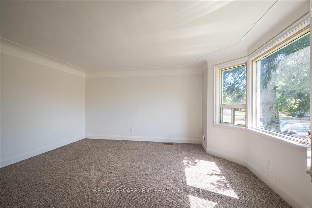 Photo 10 of 150 Beland Avenue S, Hamilton, Bartonville — HOMEH