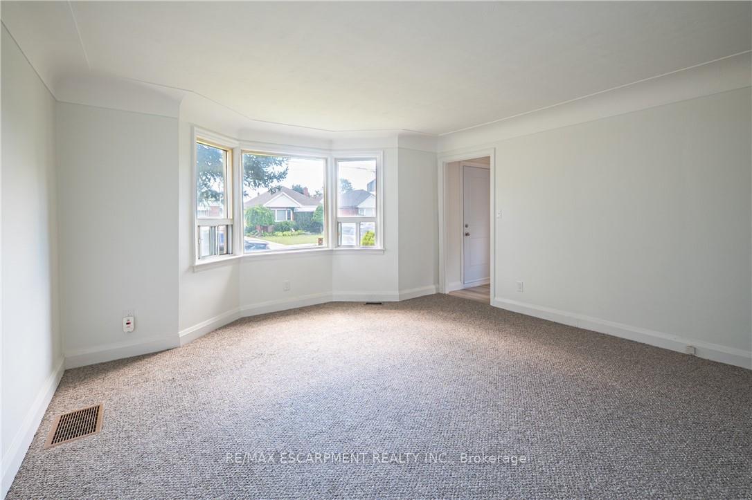 Photo 13 of 150 Beland Avenue S, Hamilton, Bartonville — HOMEH