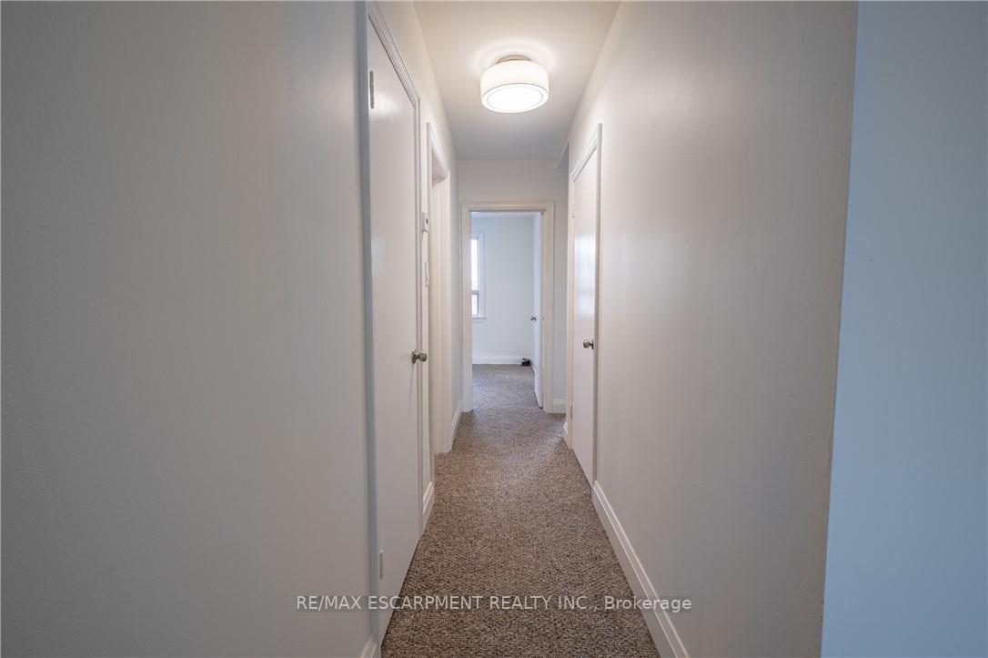 Photo 14 of 150 Beland Avenue S, Hamilton, Bartonville — HOMEH