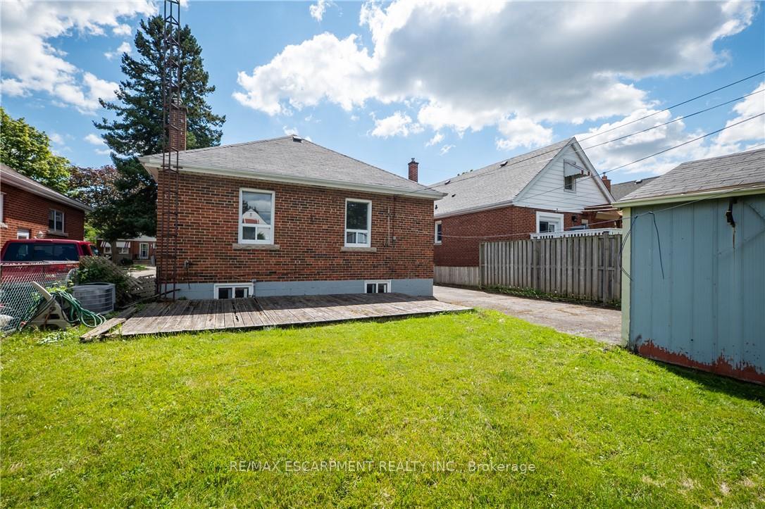 Photo 27 of 150 Beland Avenue S, Hamilton, Bartonville — HOMEH