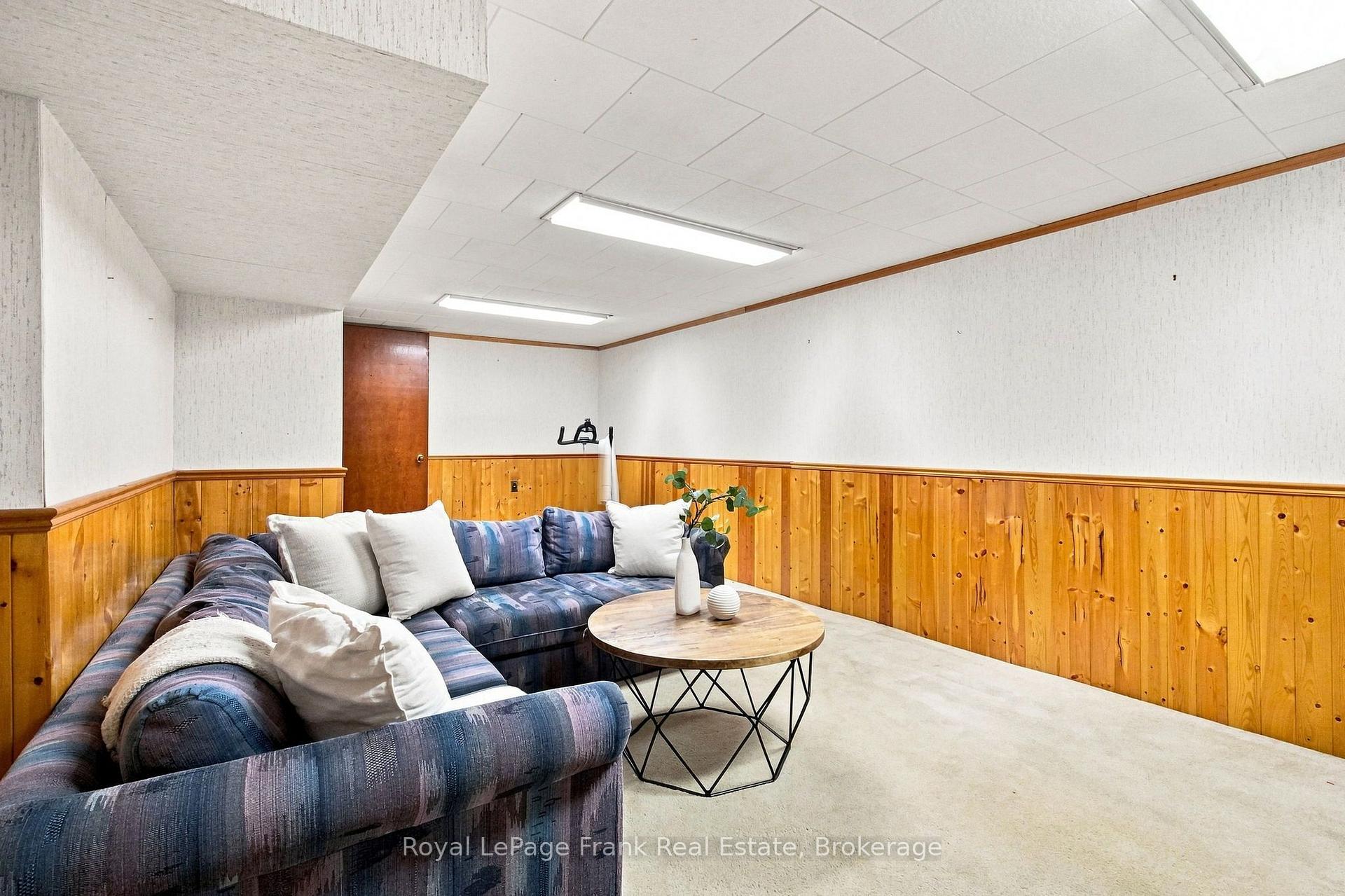 Photo 28 of 126 Lauder Road, Oshawa, O'Neill — HOMEH