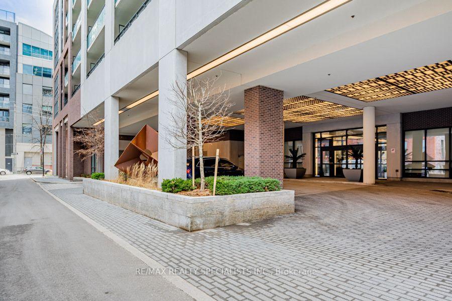 Photo 4 of Unit 1711, 460 Adelaide Street E, Toronto, Moss Park — HOMEH