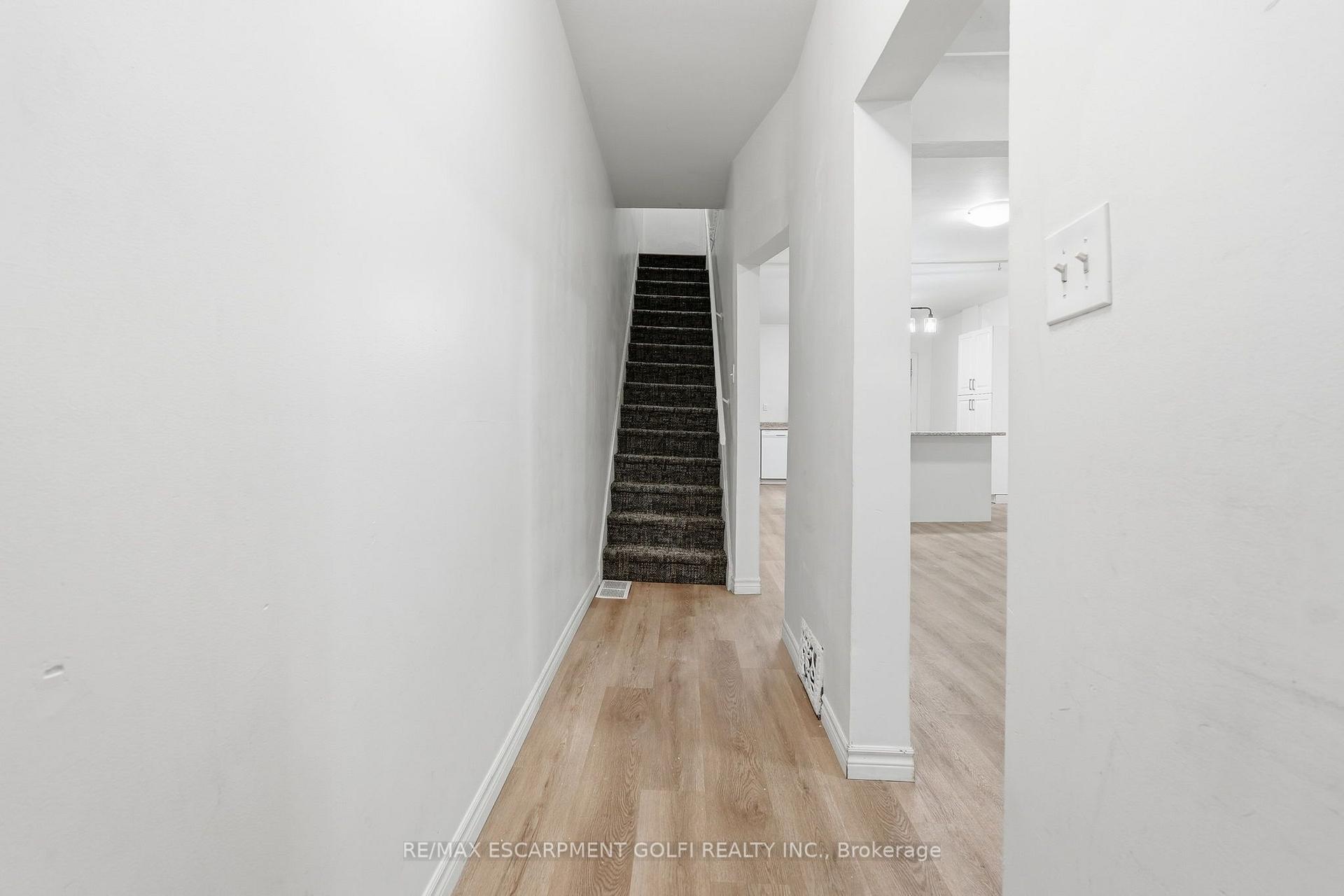 Photo 4 of 39 Burlington Street E, Hamilton, North End — HOMEH