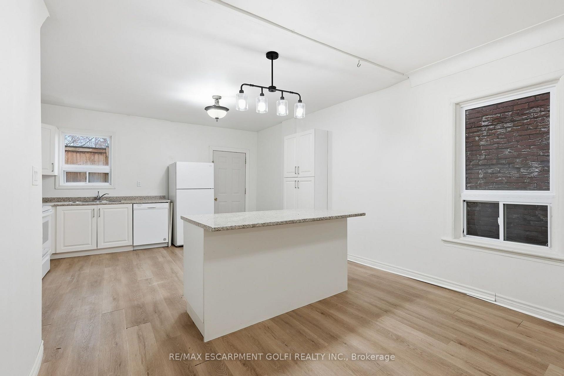 Photo 9 of 39 Burlington Street E, Hamilton, North End — HOMEH