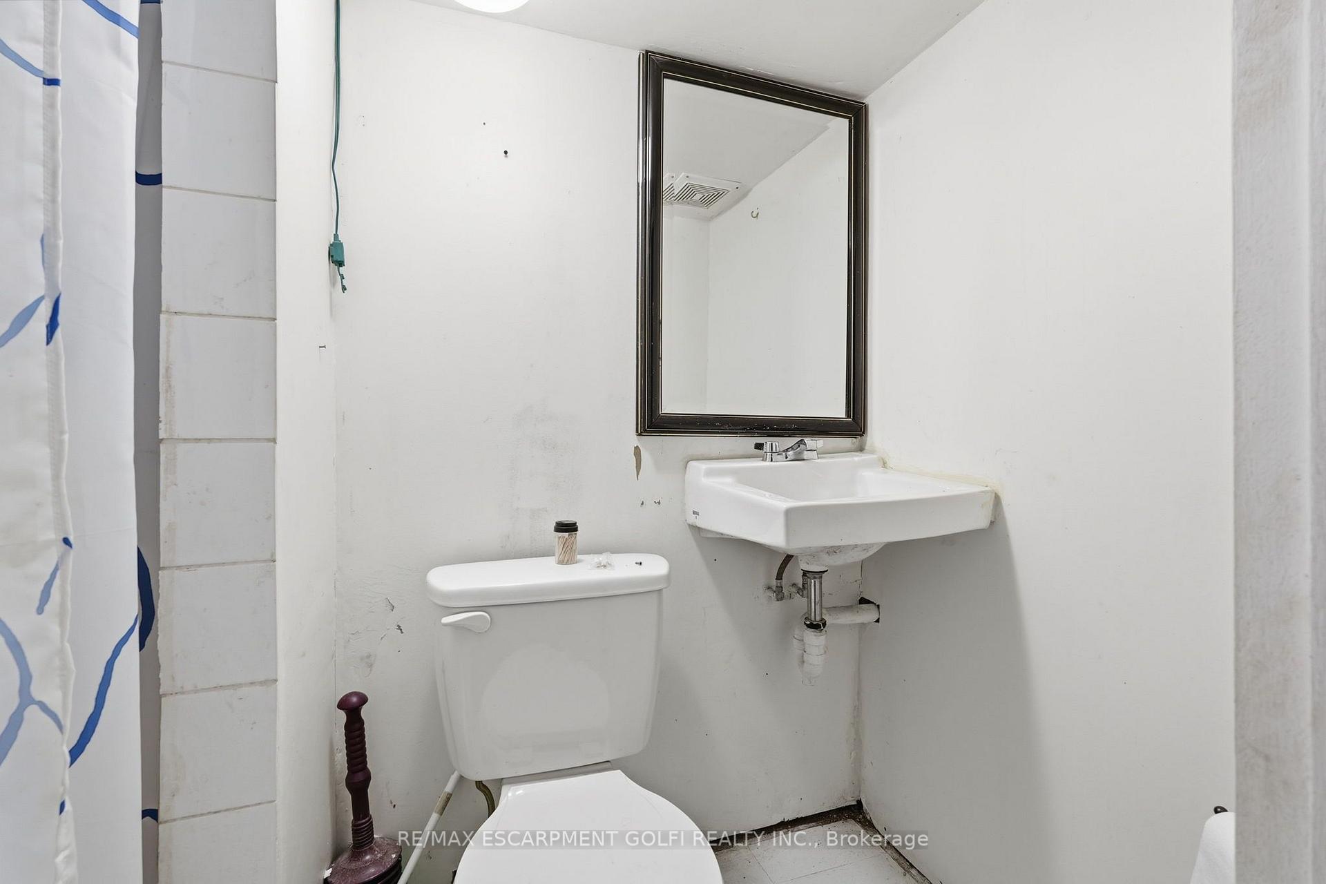 Photo 24 of 39 Burlington Street E, Hamilton, North End — HOMEH