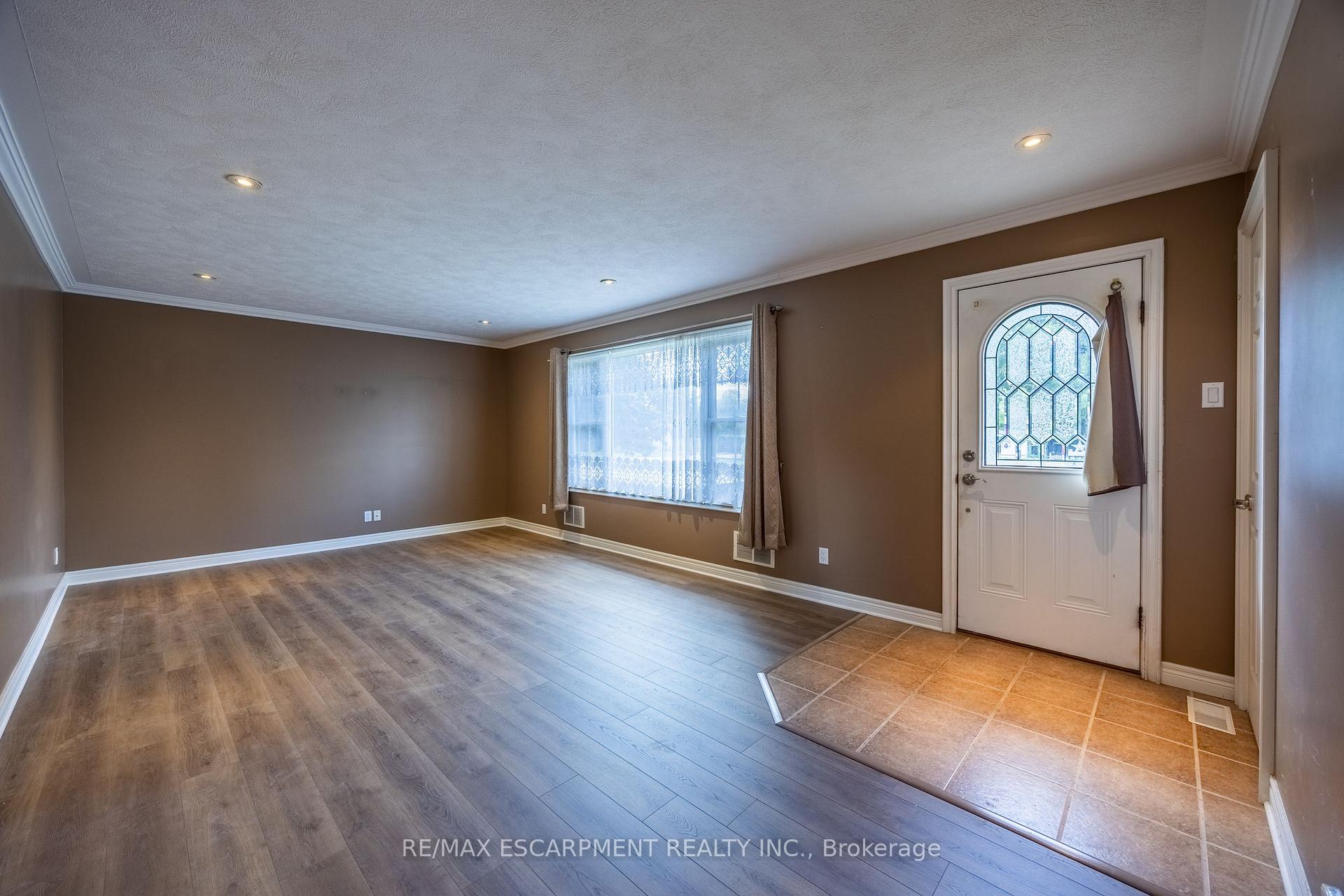 Photo 2 of 14 Carrick Street, Haldimand — HOMEH