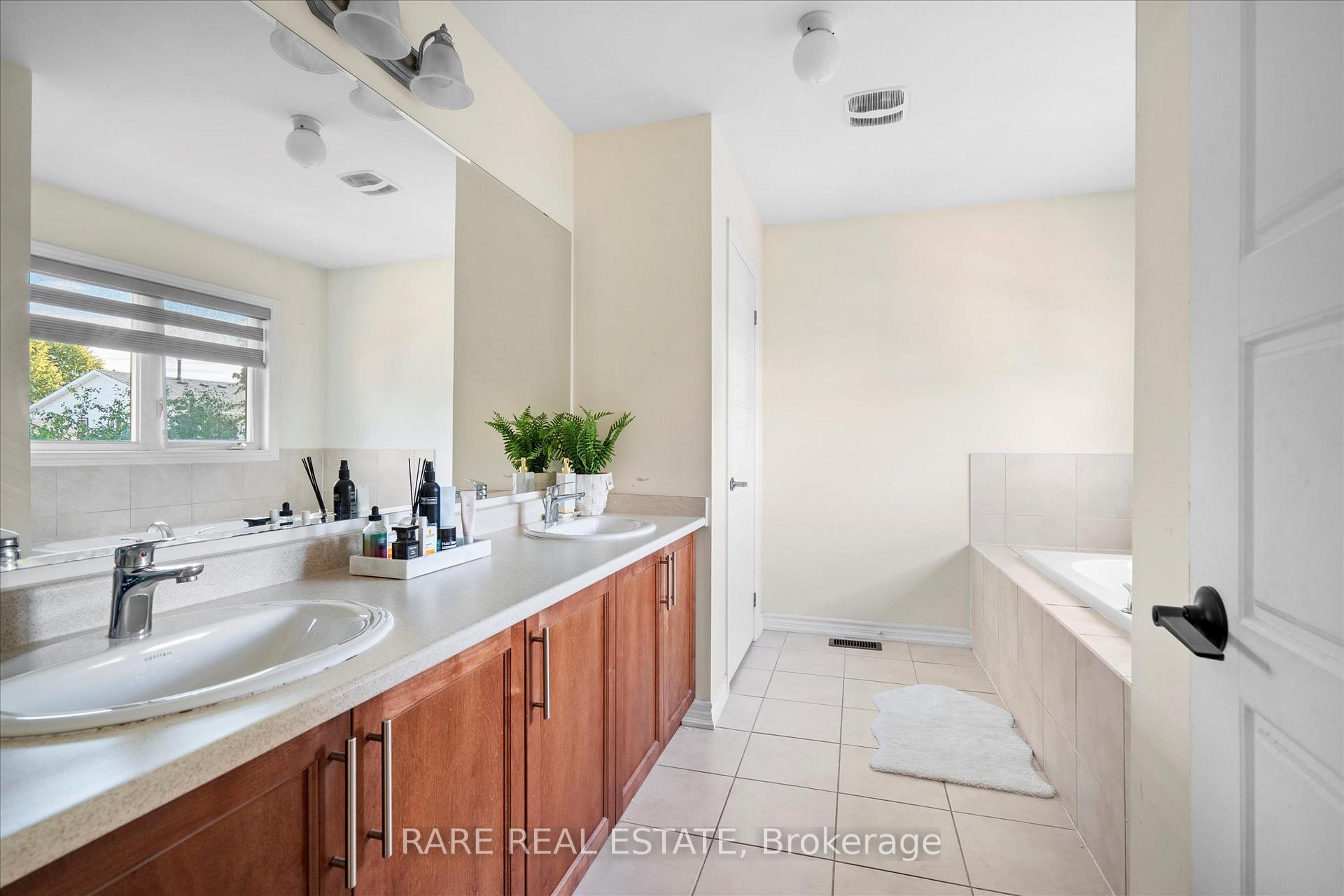 Photo 13 of 267 Fleetwood Drive, Oshawa, Eastdale — HOMEH