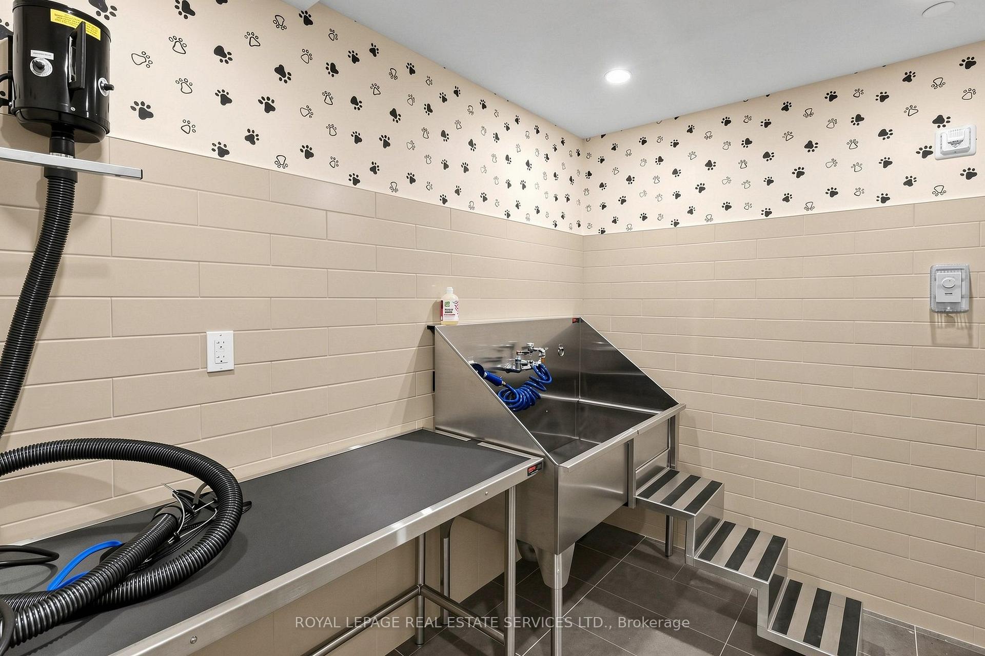 Photo 25 of Unit 405, 740 Whitlock Avenue, Milton, Beaty — HOMEH