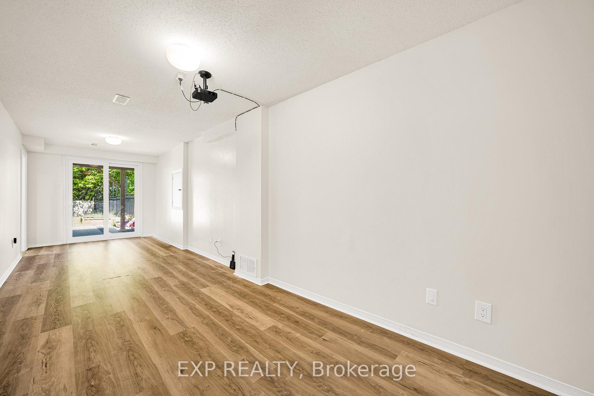 Photo 32 of 87 Banchory Crescent, Ottawa, Kanata - Morgan's Grant/South March — HOMEH
