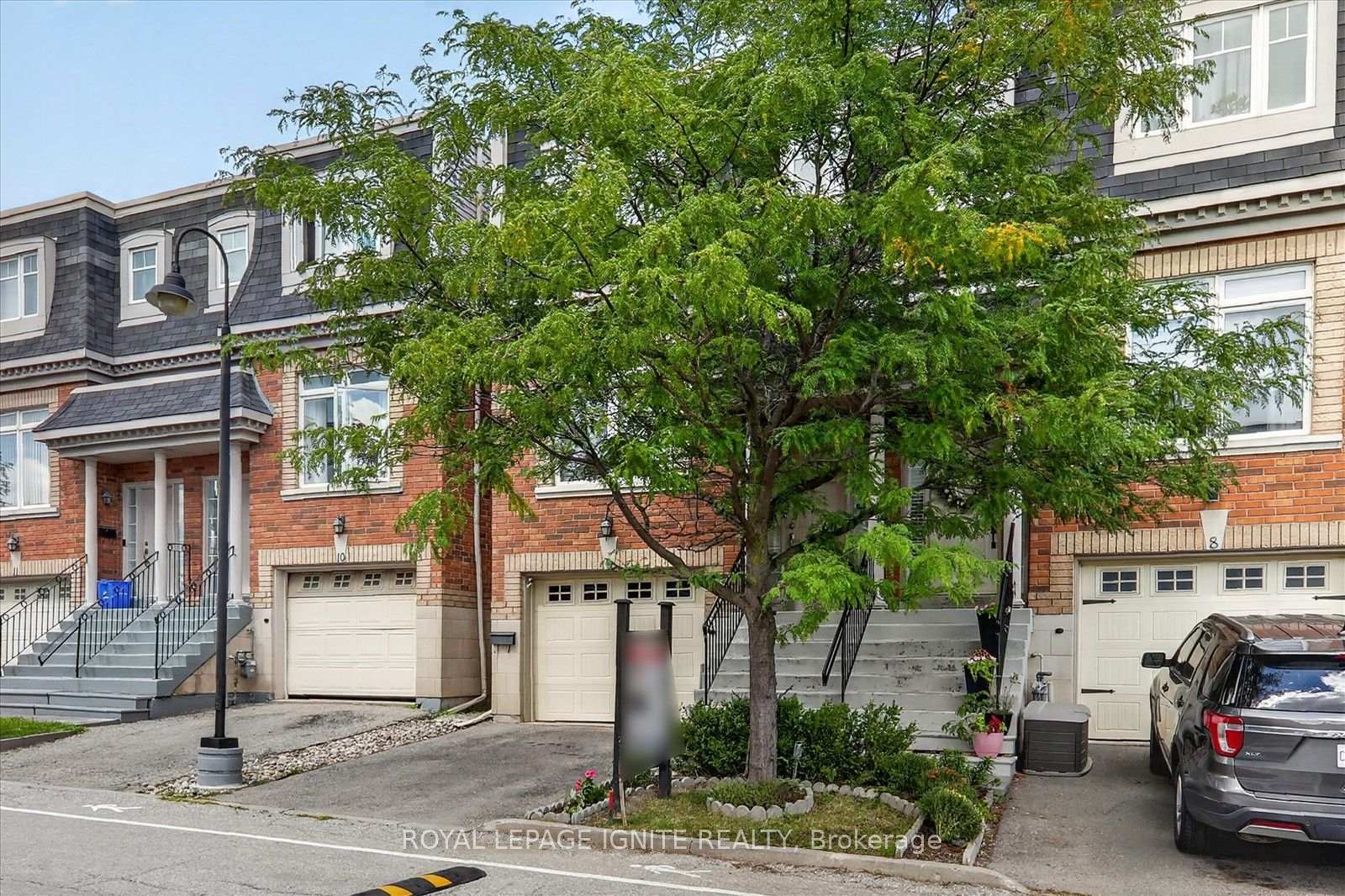 Photo 3 of Unit 9, 8032 Kipling Avenue, Vaughan, West Woodbridge — HOMEH