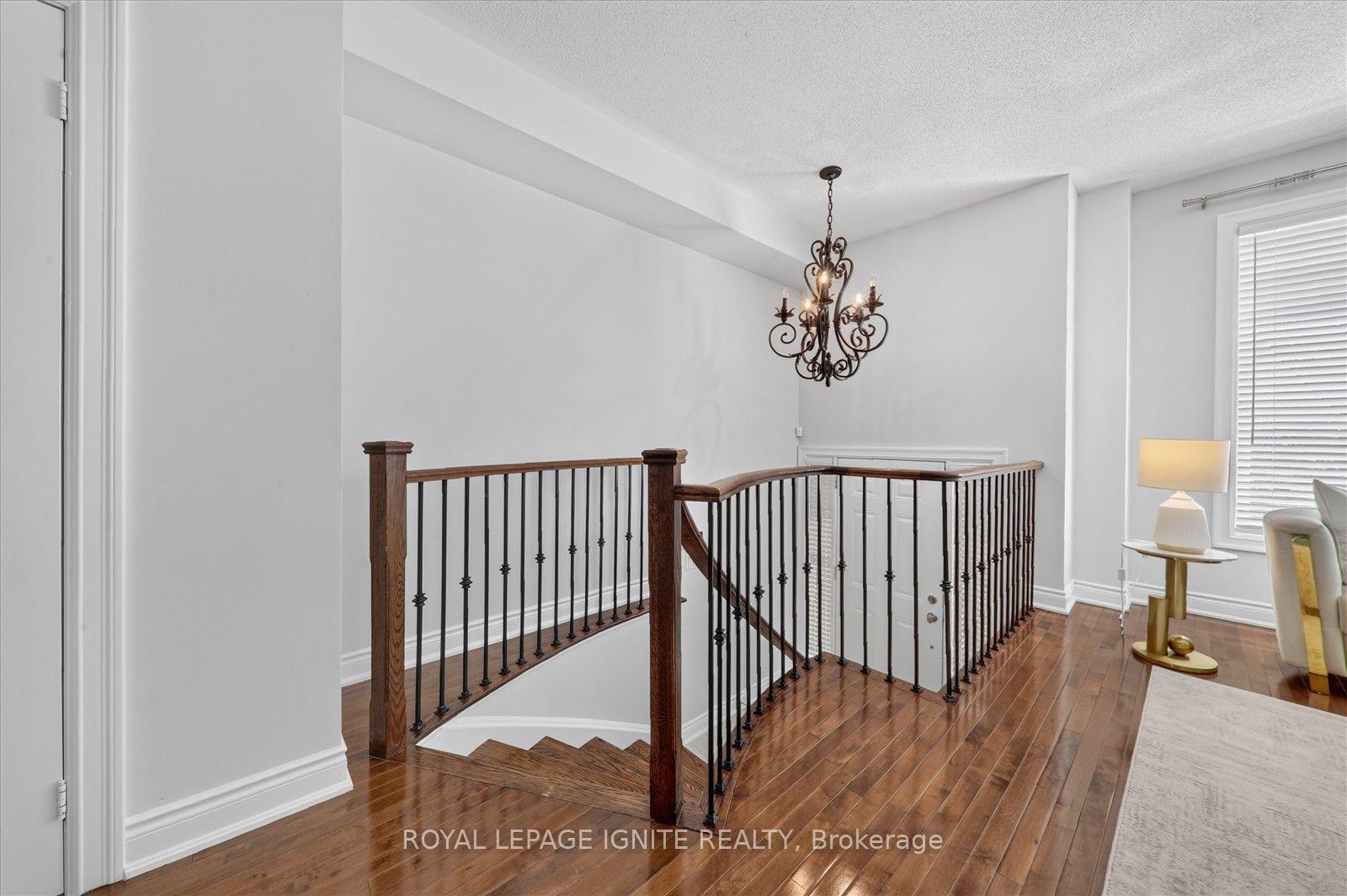 Photo 7 of Unit 9, 8032 Kipling Avenue, Vaughan, West Woodbridge — HOMEH