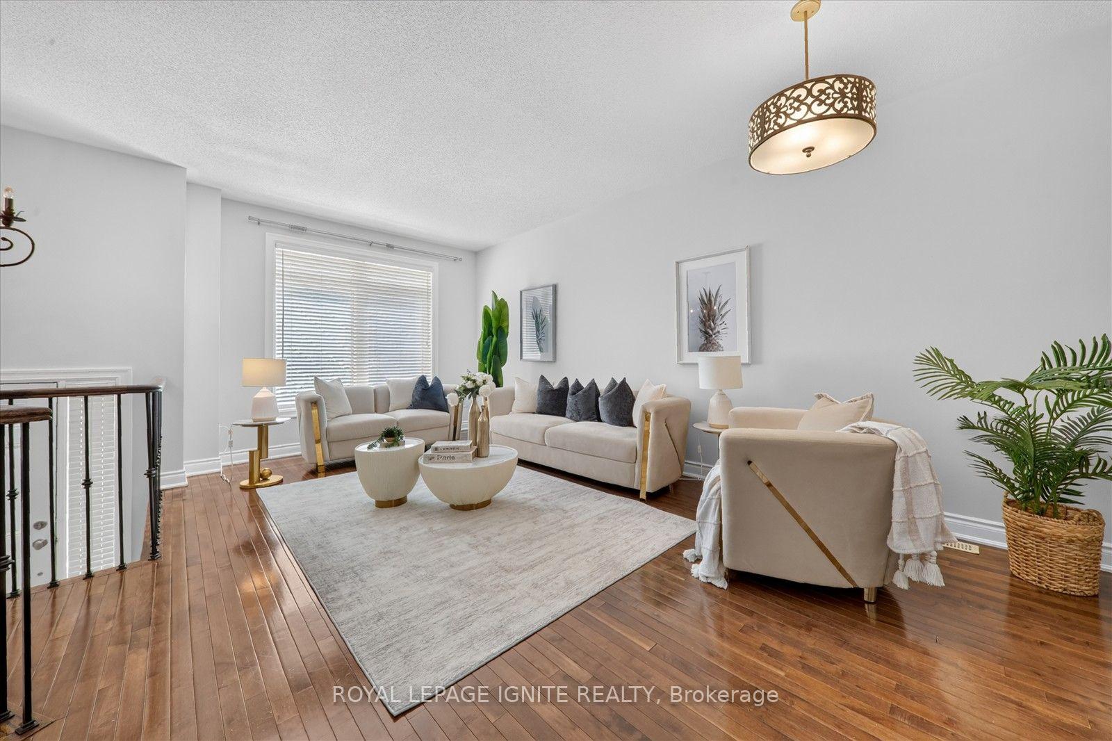Photo 8 of Unit 9, 8032 Kipling Avenue, Vaughan, West Woodbridge — HOMEH