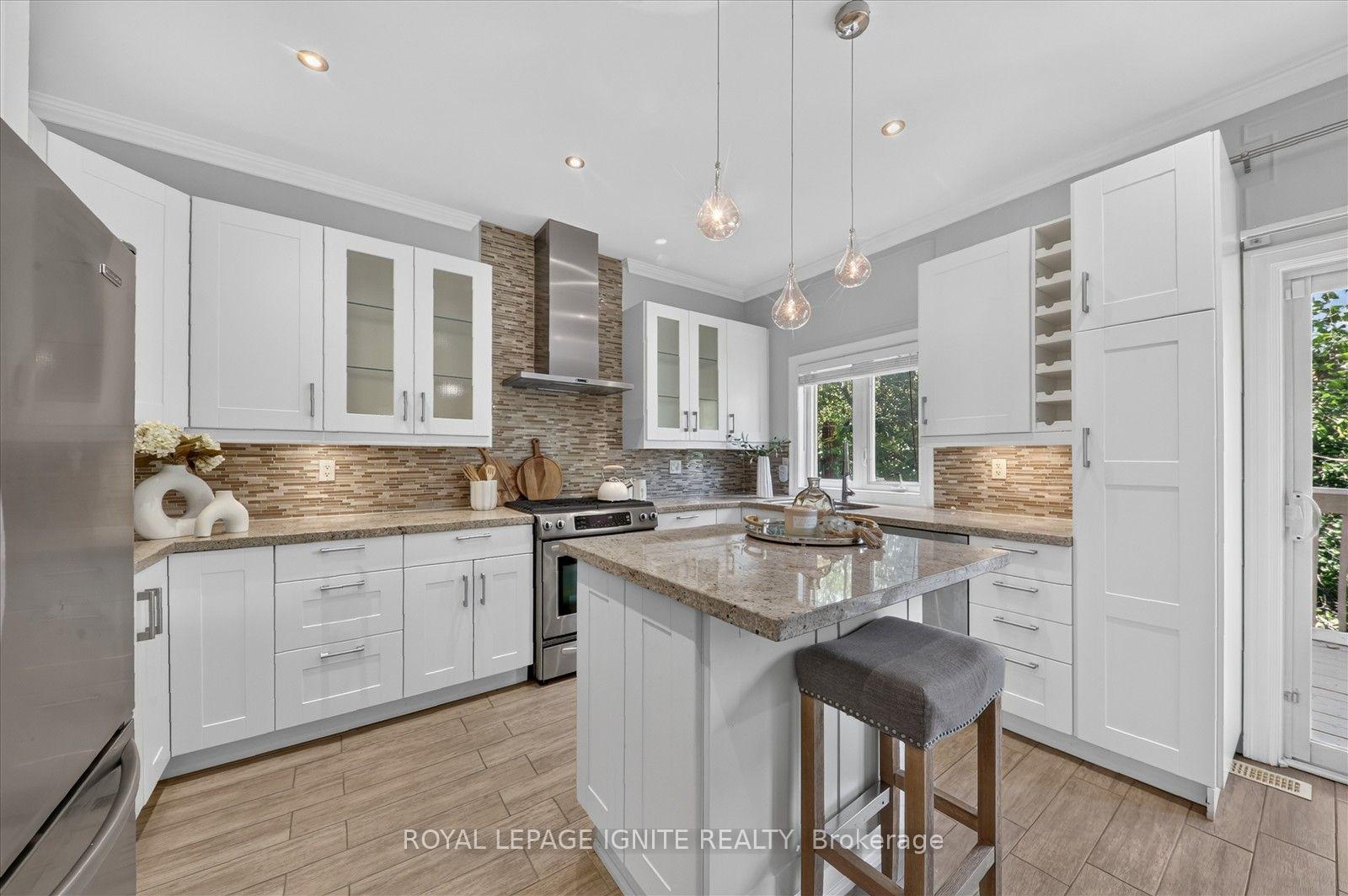 Photo 16 of Unit 9, 8032 Kipling Avenue, Vaughan, West Woodbridge — HOMEH