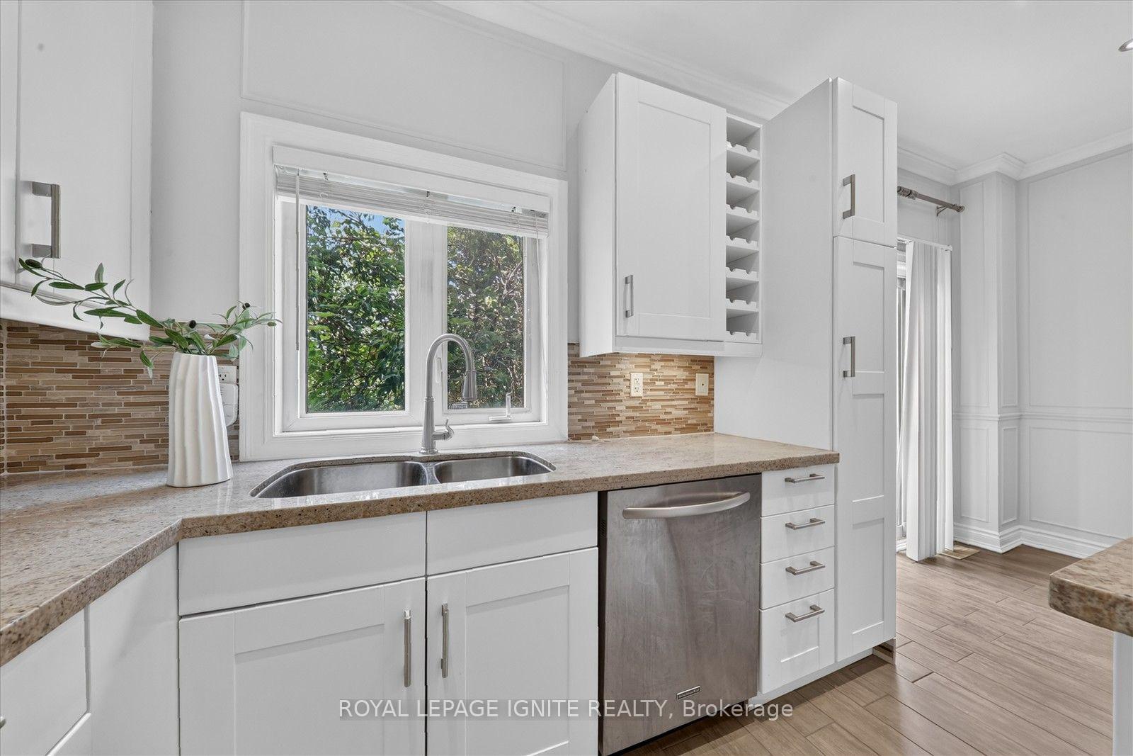 Photo 18 of Unit 9, 8032 Kipling Avenue, Vaughan, West Woodbridge — HOMEH