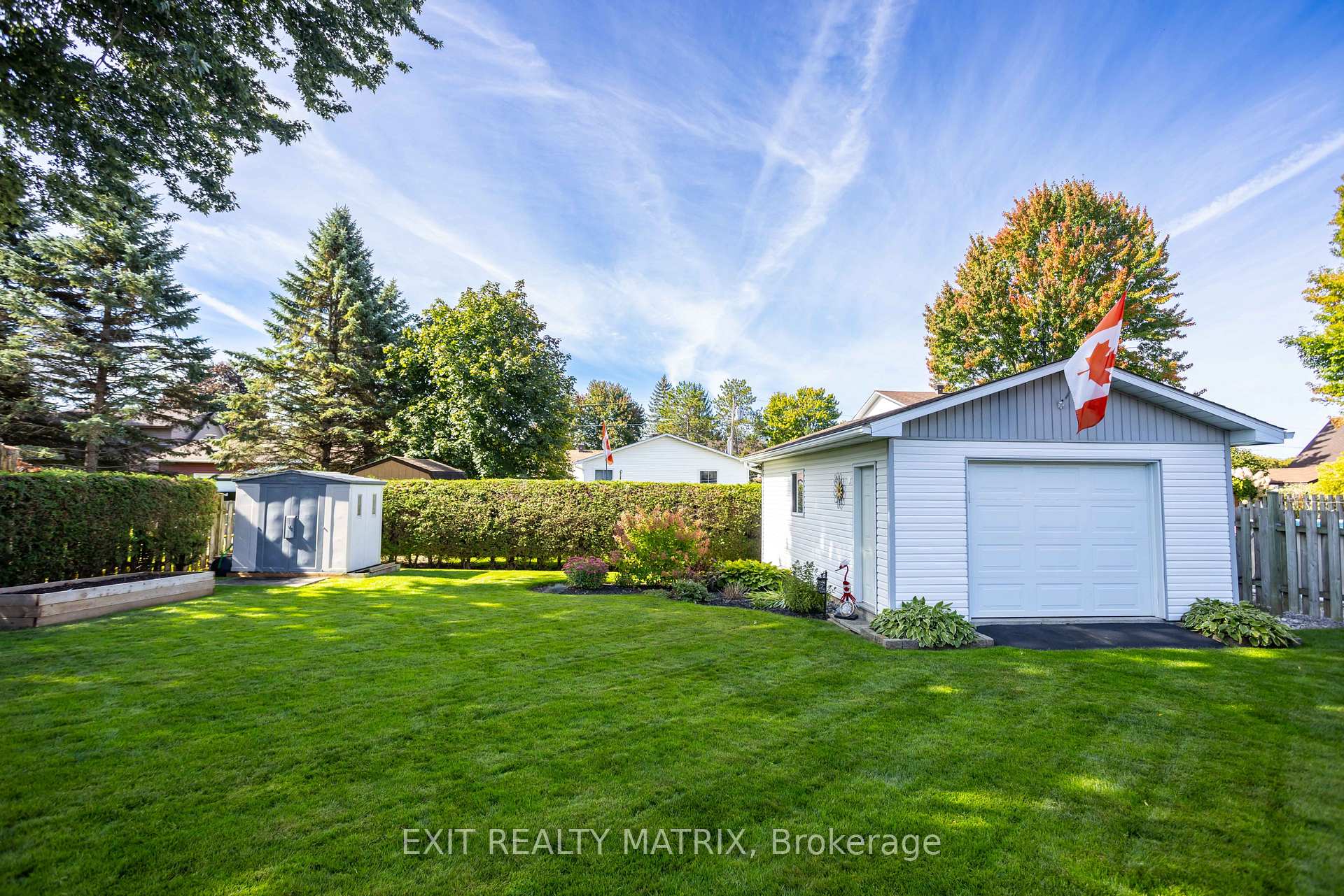 Photo 31 of 5 Gold Crescent, Russell, Village of Russell — HOMEH