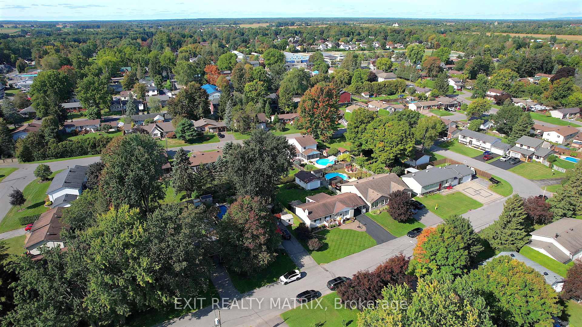 Photo 36 of 5 Gold Crescent, Russell, Village of Russell — HOMEH