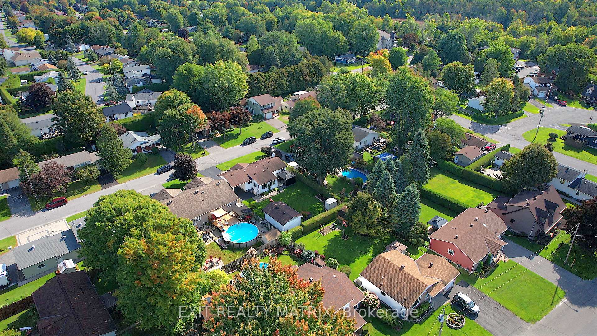 Photo 37 of 5 Gold Crescent, Russell, Village of Russell — HOMEH