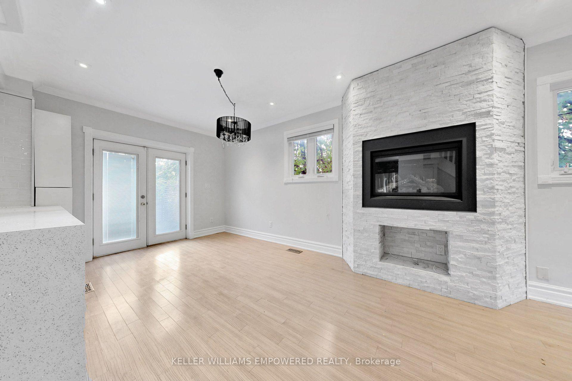 Photo 9 of 5 Aldgate Avenue, Etobicoke, Stonegate-Queensway — HOMEH