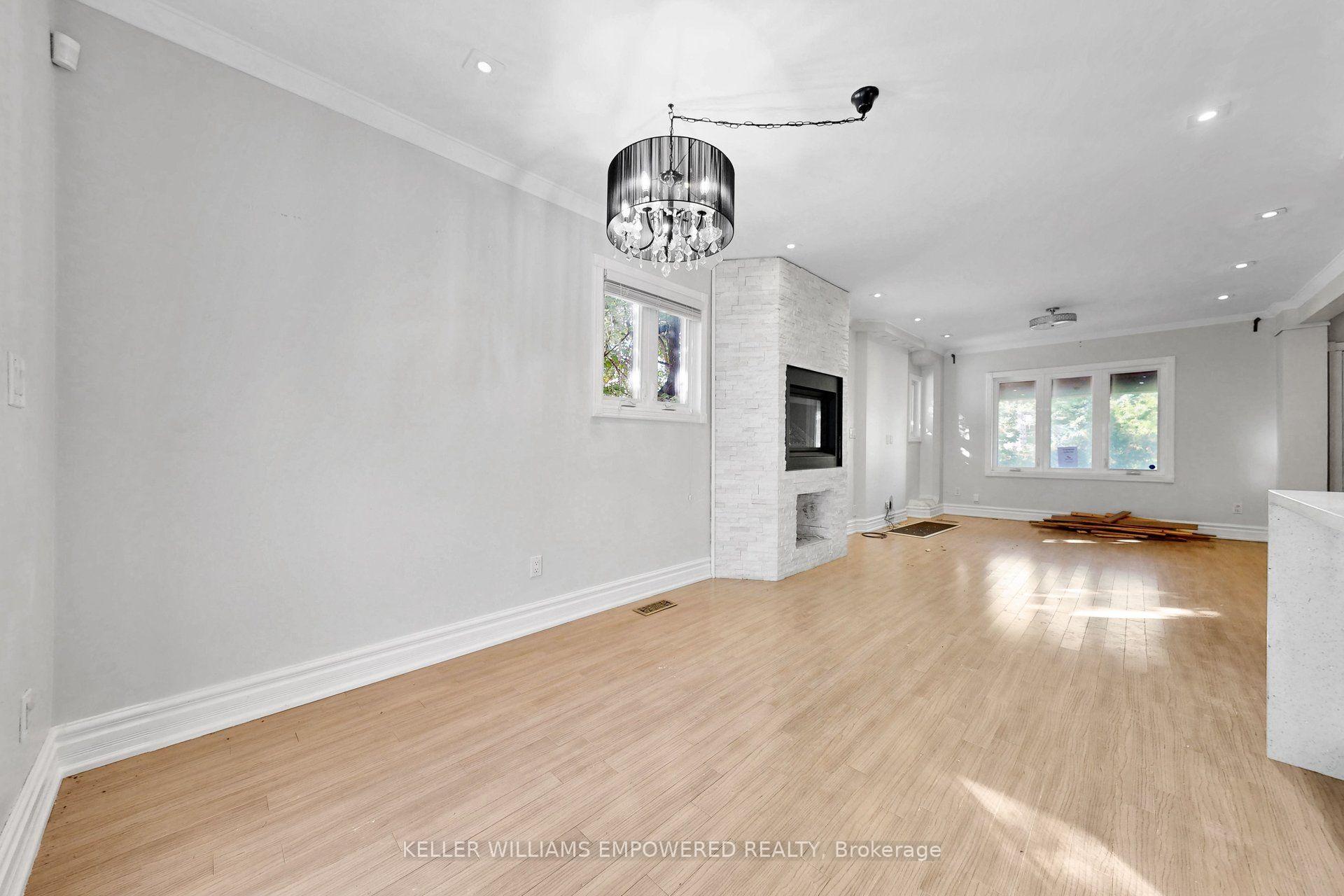 Photo 11 of 5 Aldgate Avenue, Etobicoke, Stonegate-Queensway — HOMEH