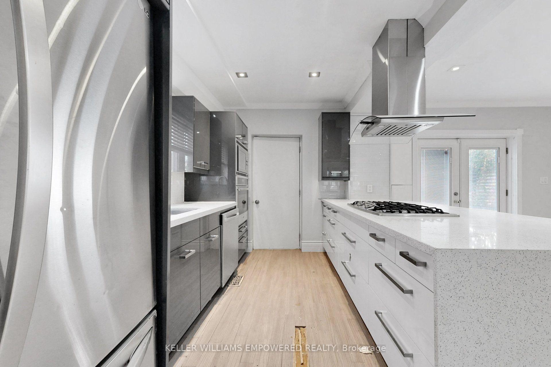Photo 14 of 5 Aldgate Avenue, Etobicoke, Stonegate-Queensway — HOMEH