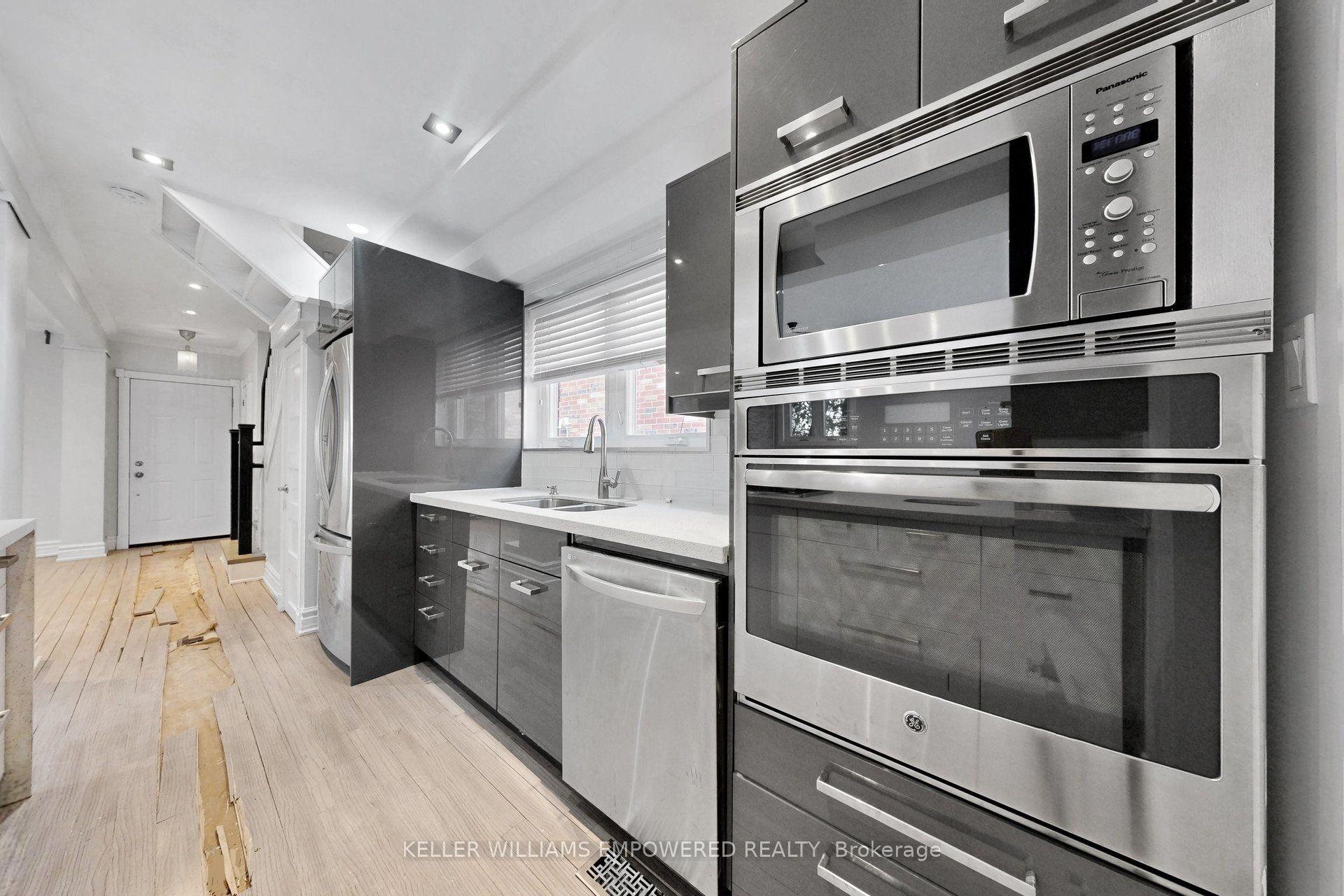 Photo 15 of 5 Aldgate Avenue, Etobicoke, Stonegate-Queensway — HOMEH