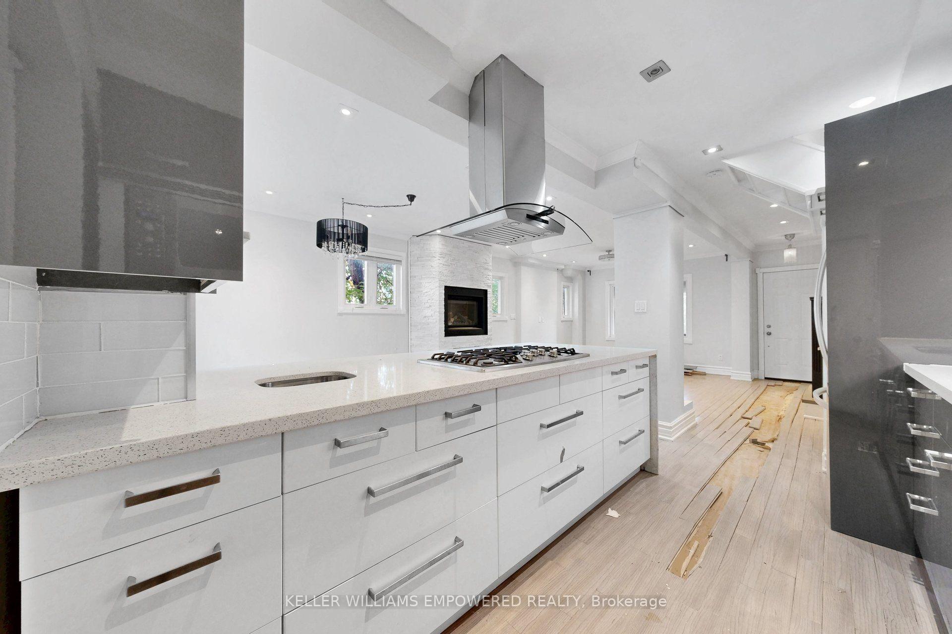 Photo 16 of 5 Aldgate Avenue, Etobicoke, Stonegate-Queensway — HOMEH