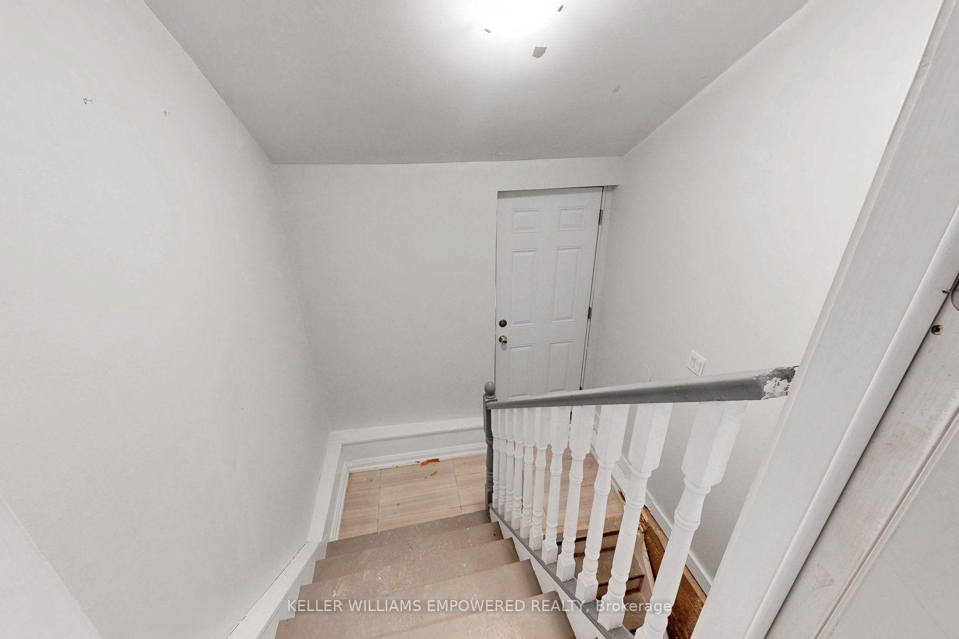 Photo 17 of 5 Aldgate Avenue, Etobicoke, Stonegate-Queensway — HOMEH