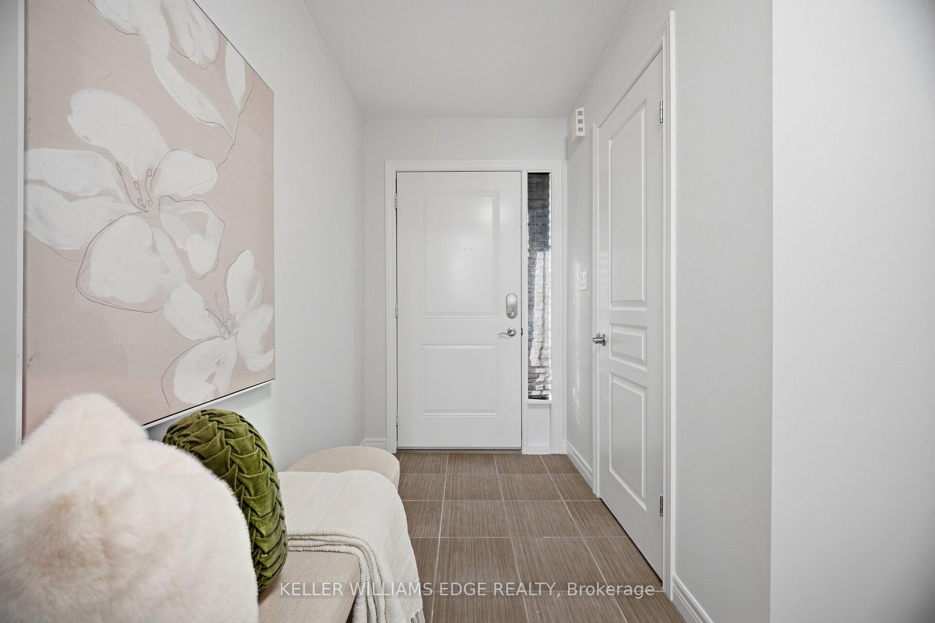 Photo 2 of 98 Bloom Crescent, Hamilton, Hannon — HOMEH