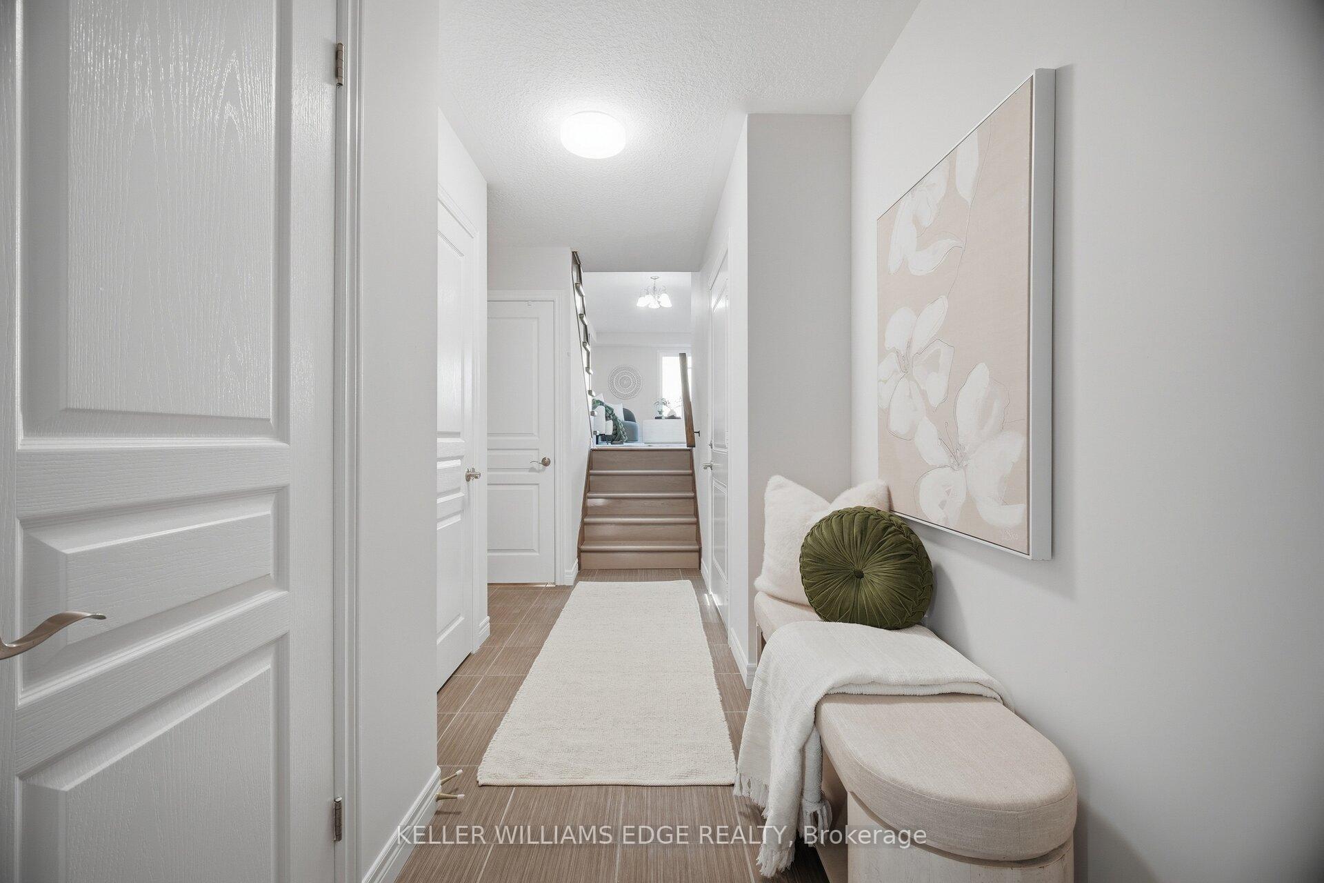Photo 3 of 98 Bloom Crescent, Hamilton, Hannon — HOMEH