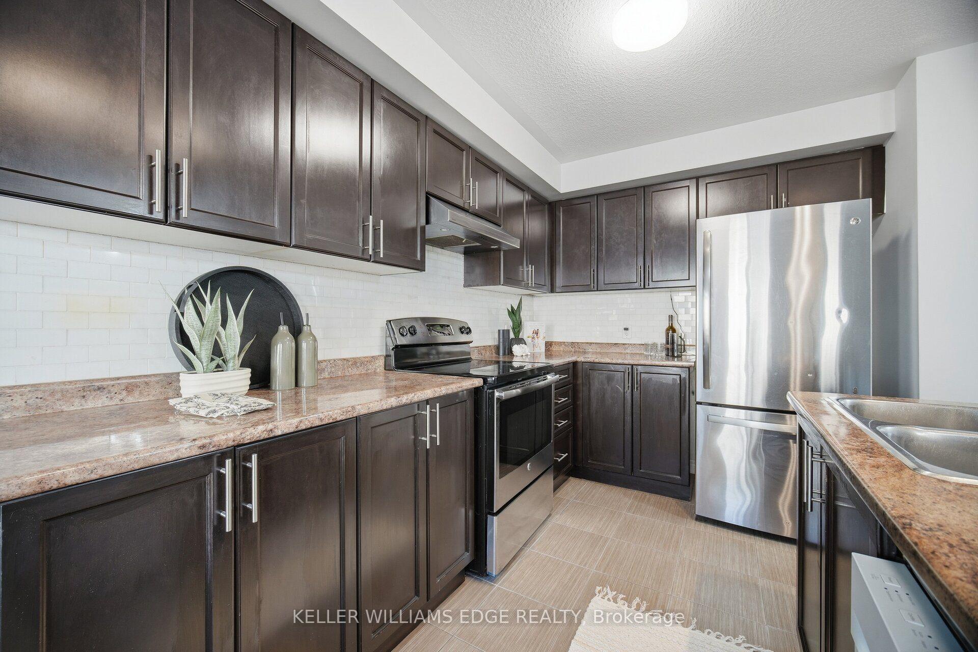 Photo 15 of 98 Bloom Crescent, Hamilton, Hannon — HOMEH