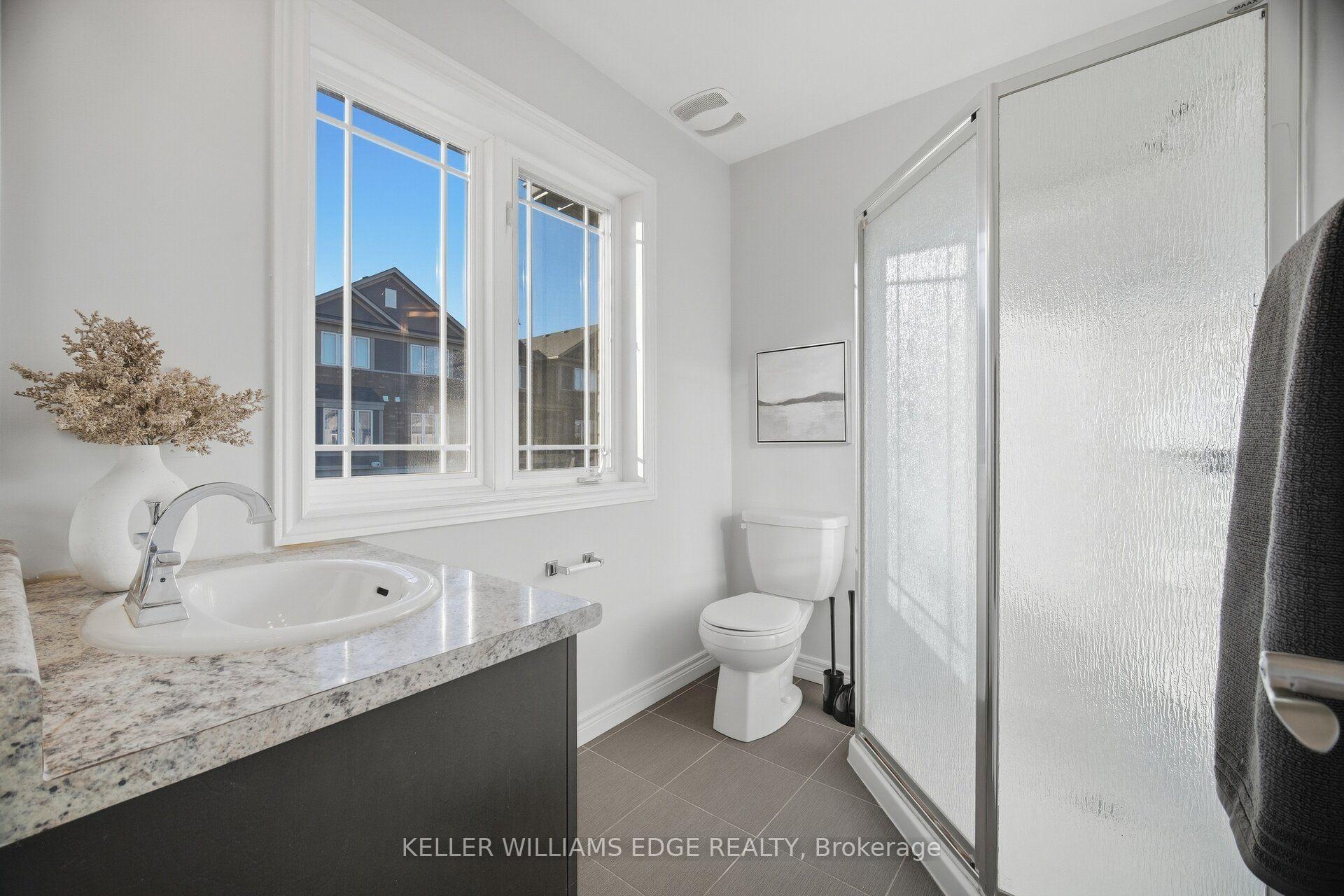 Photo 23 of 98 Bloom Crescent, Hamilton, Hannon — HOMEH