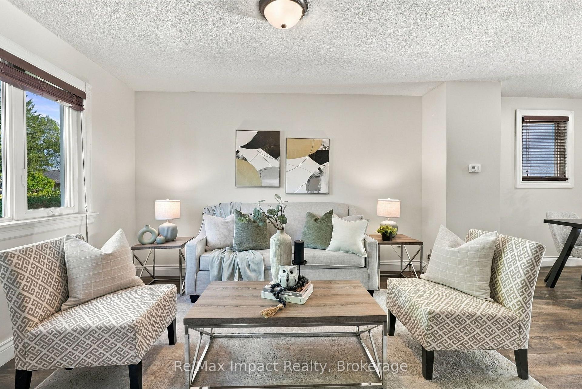 Photo 8 of 172 Roxborough Avenue, Oshawa, O'Neill — HOMEH