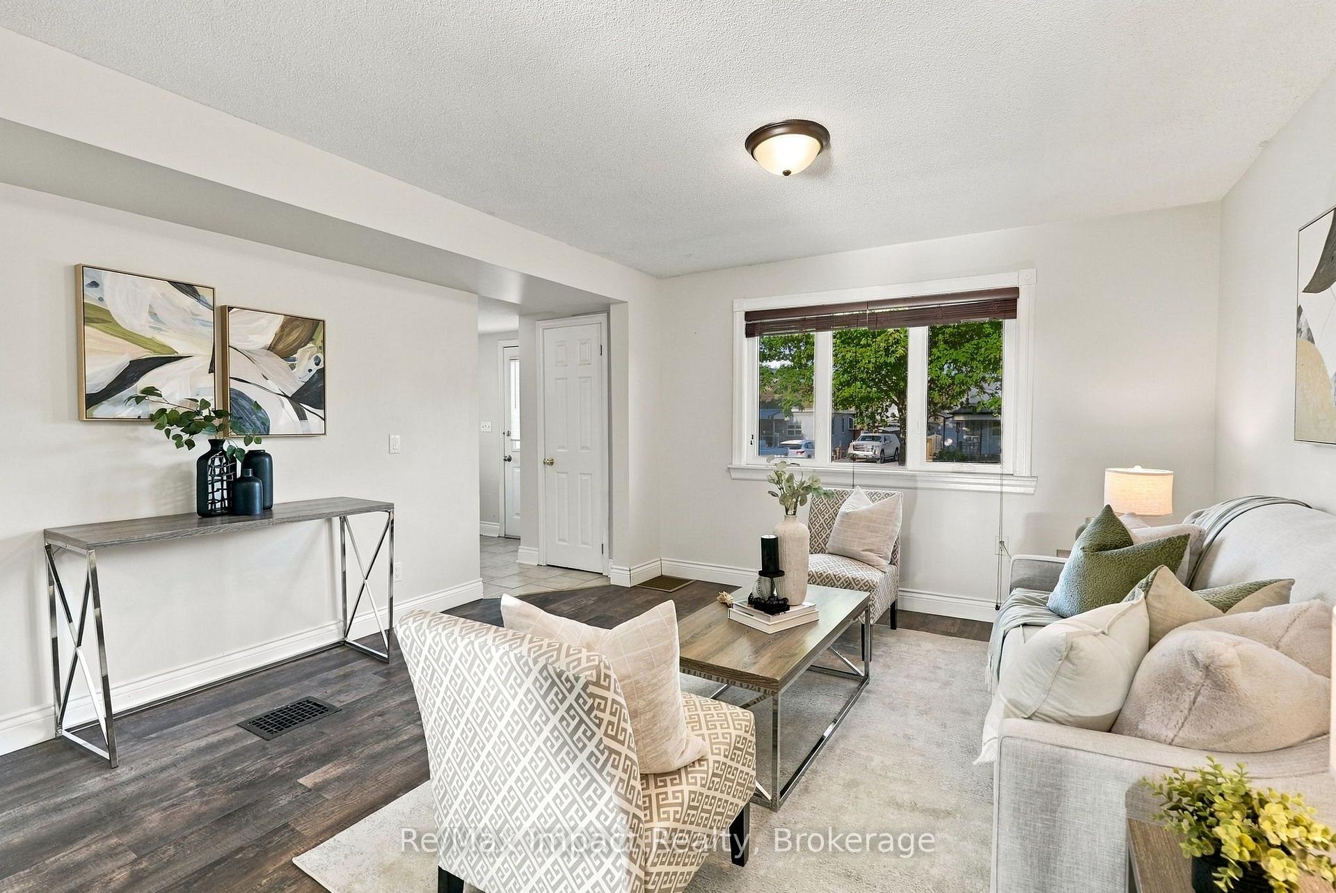 Photo 9 of 172 Roxborough Avenue, Oshawa, O'Neill — HOMEH