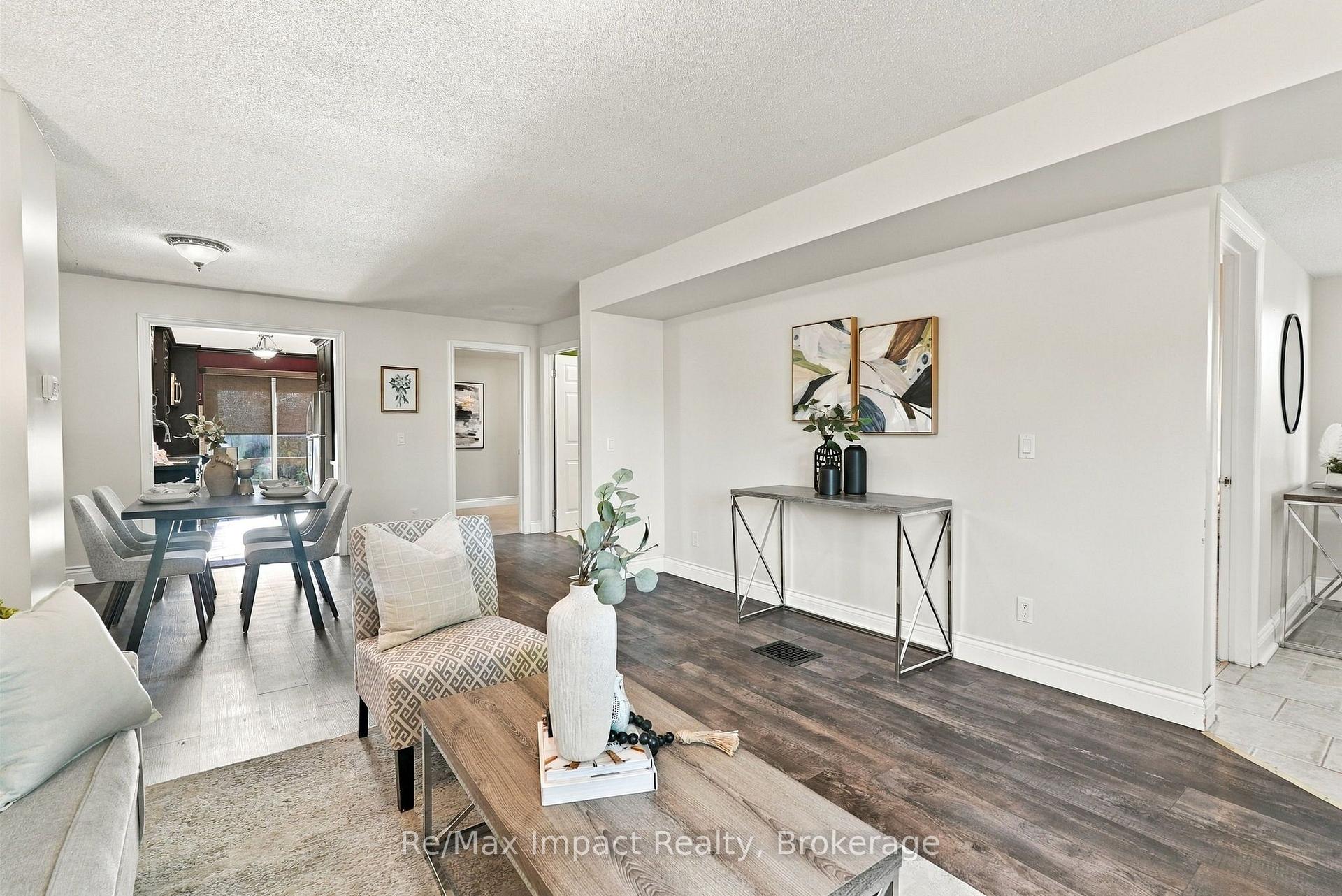 Photo 10 of 172 Roxborough Avenue, Oshawa, O'Neill — HOMEH