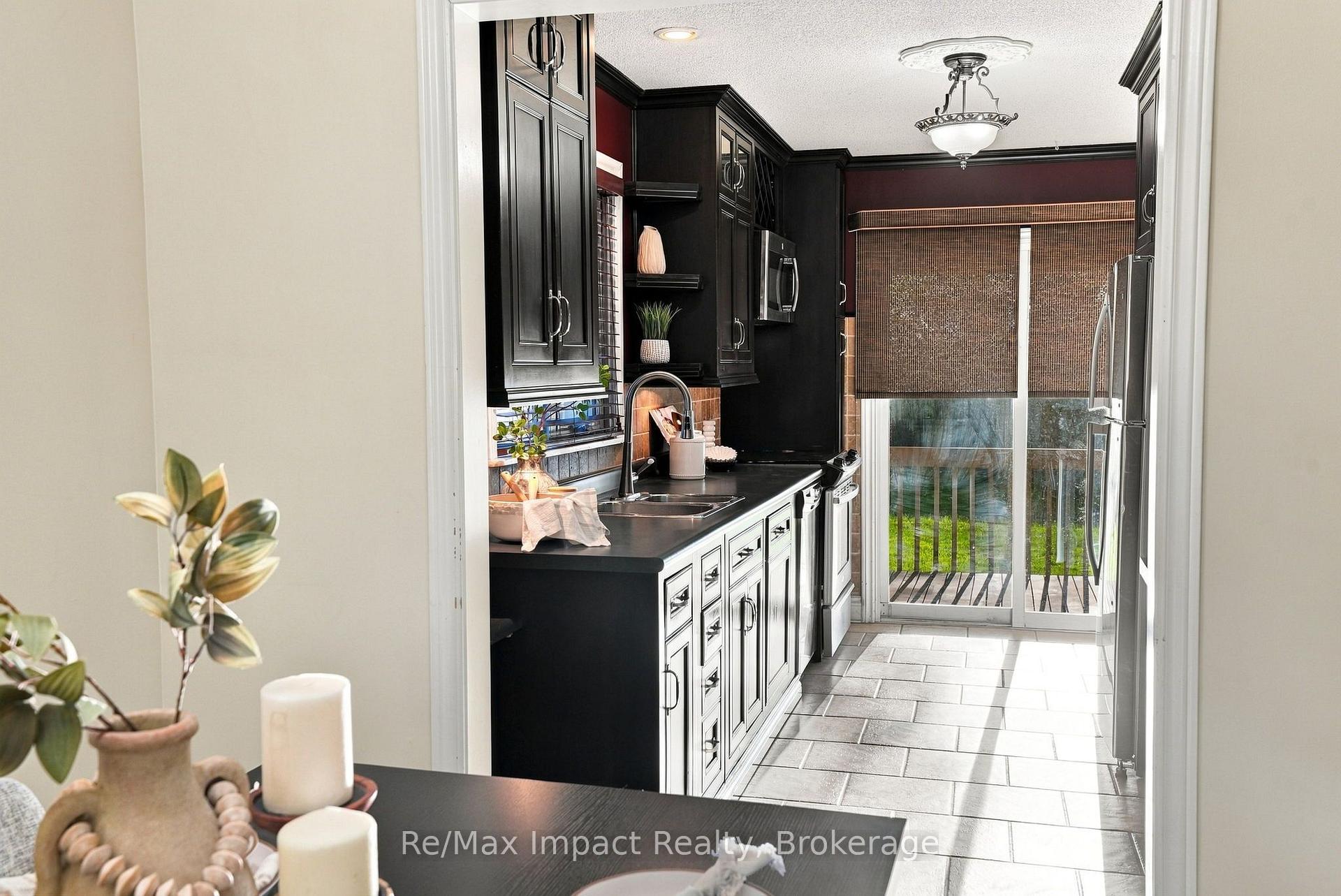 Photo 13 of 172 Roxborough Avenue, Oshawa, O'Neill — HOMEH