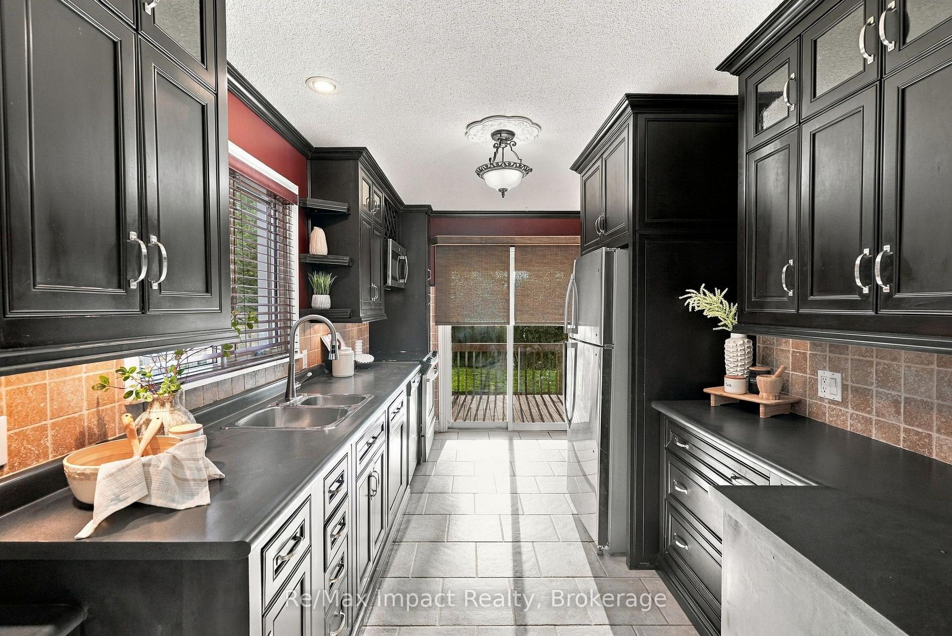 Photo 16 of 172 Roxborough Avenue, Oshawa, O'Neill — HOMEH