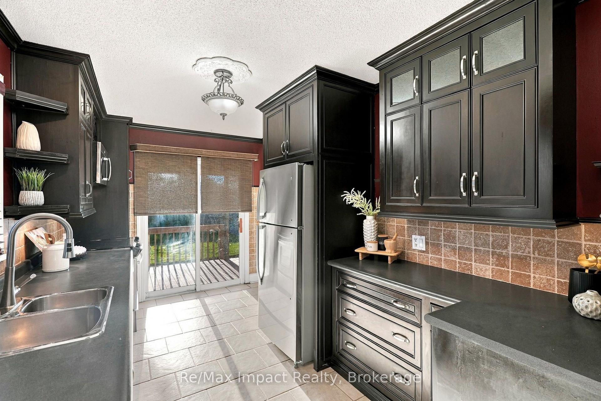 Photo 17 of 172 Roxborough Avenue, Oshawa, O'Neill — HOMEH