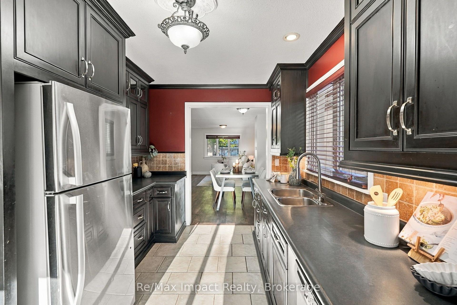 Photo 18 of 172 Roxborough Avenue, Oshawa, O'Neill — HOMEH
