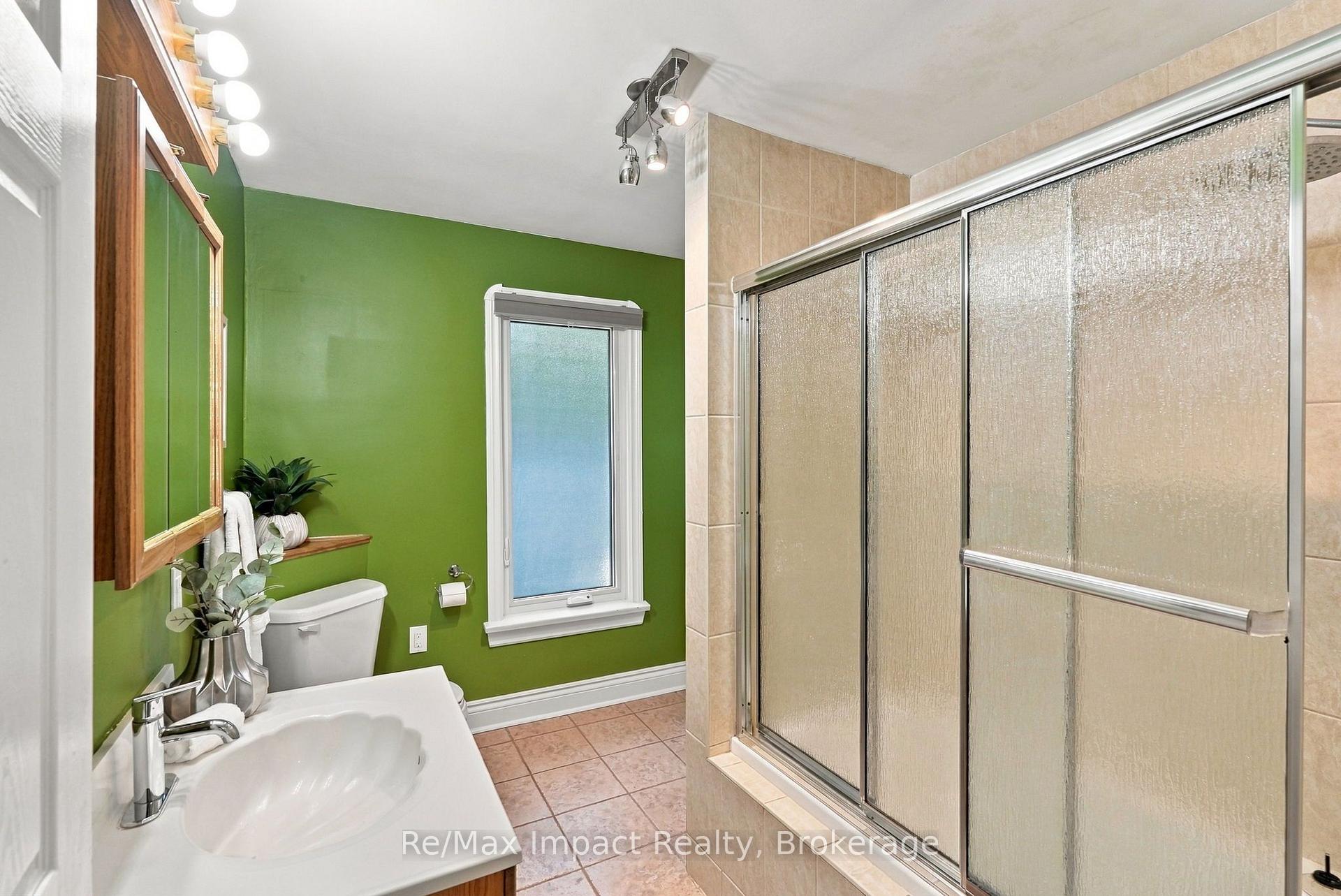 Photo 21 of 172 Roxborough Avenue, Oshawa, O'Neill — HOMEH