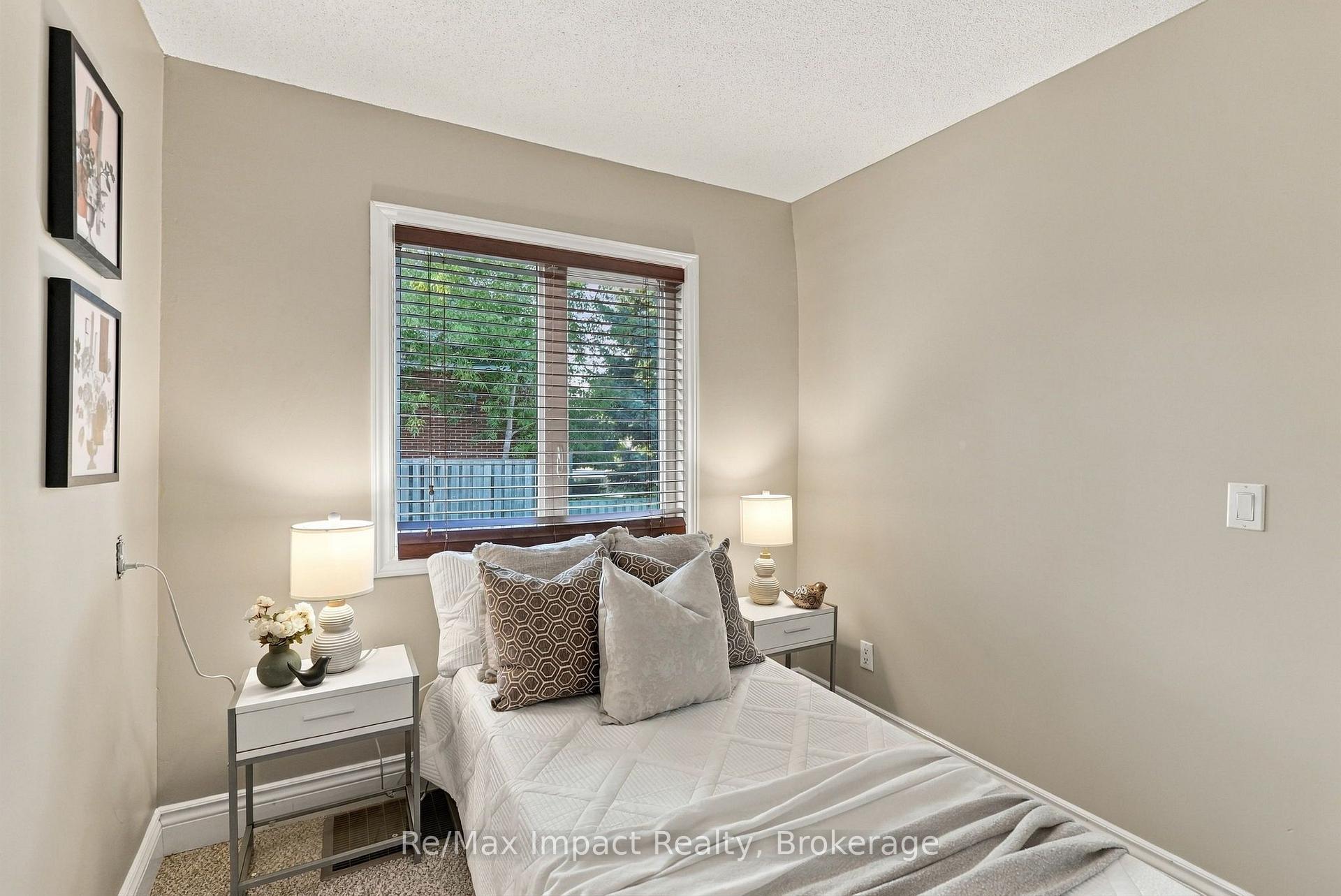 Photo 28 of 172 Roxborough Avenue, Oshawa, O'Neill — HOMEH