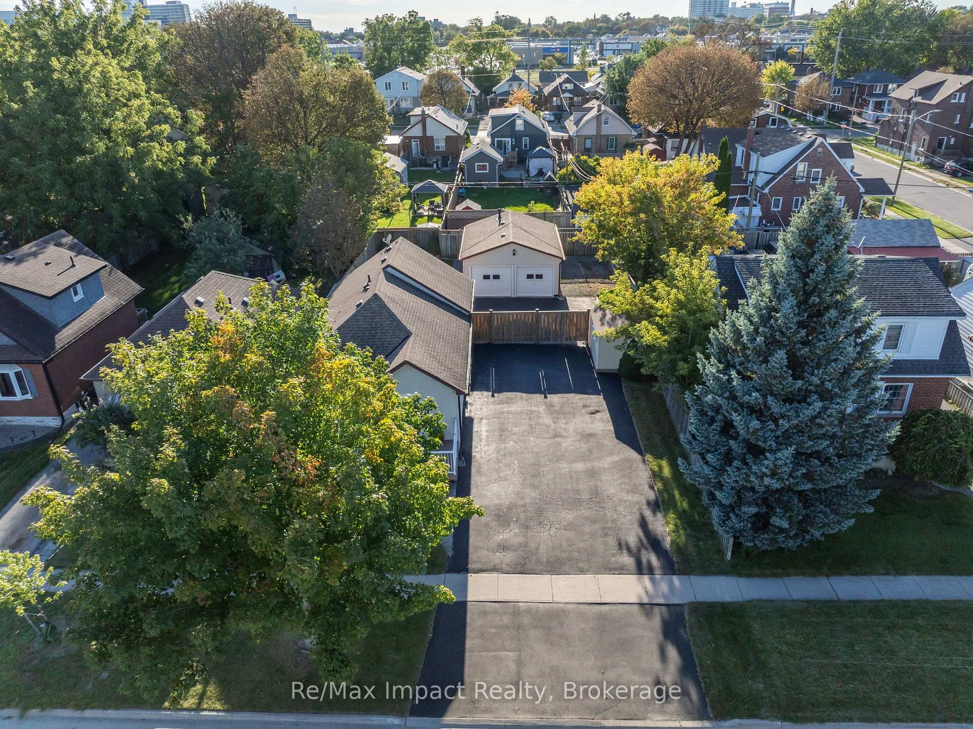 Photo 46 of 172 Roxborough Avenue, Oshawa, O'Neill — HOMEH