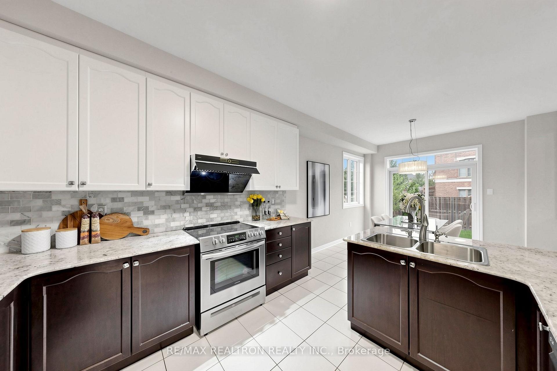 Photo 36 of 62 Bracknell Avenue, Markham, Berczy — HOMEH