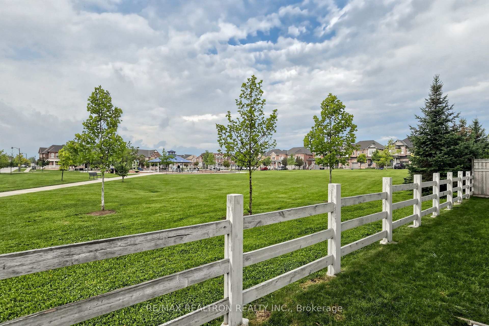 Photo 38 of 62 Bracknell Avenue, Markham, Berczy — HOMEH
