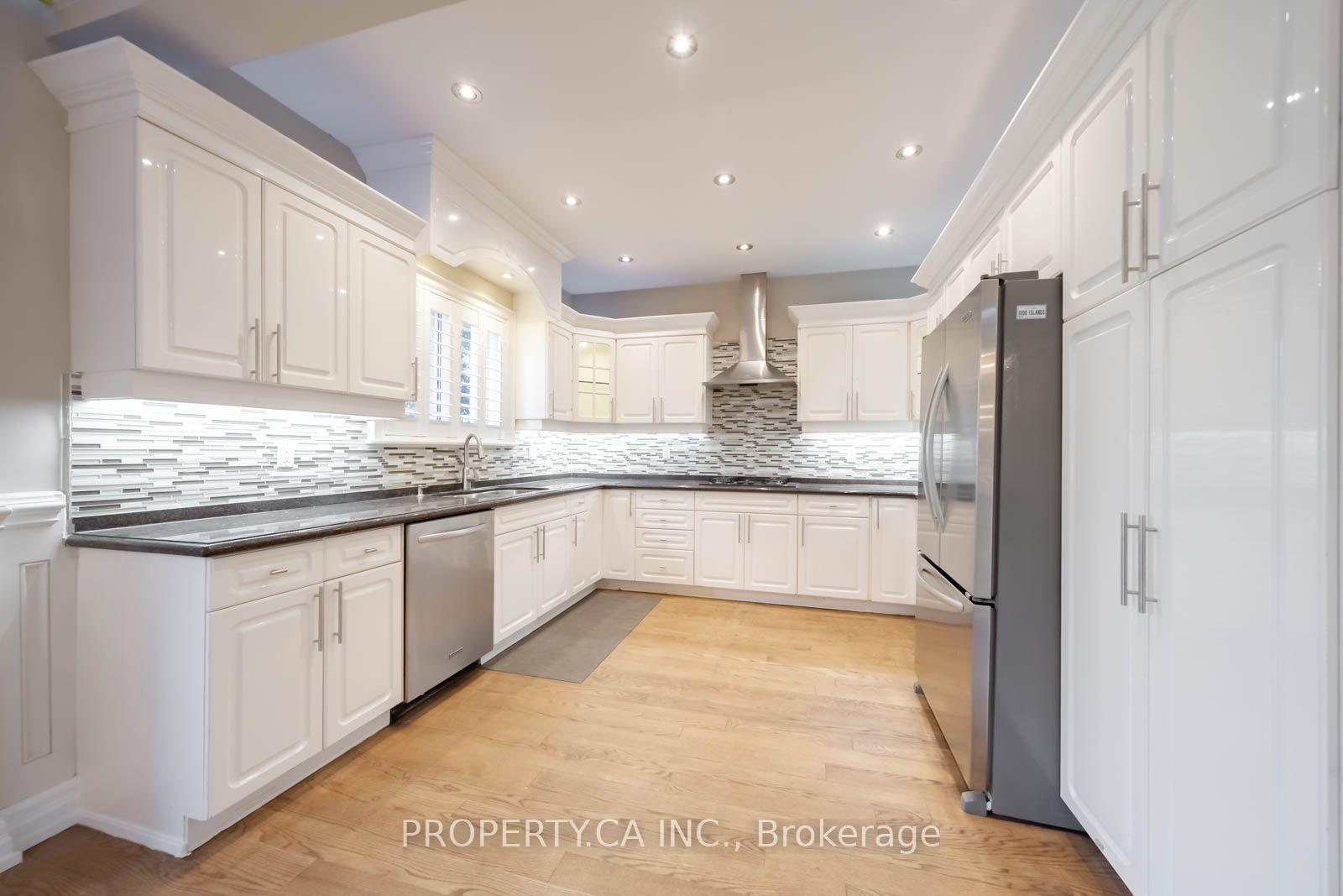 Photo 9 of 76 Concord Road, Vaughan, Beverley Glen — HOMEH