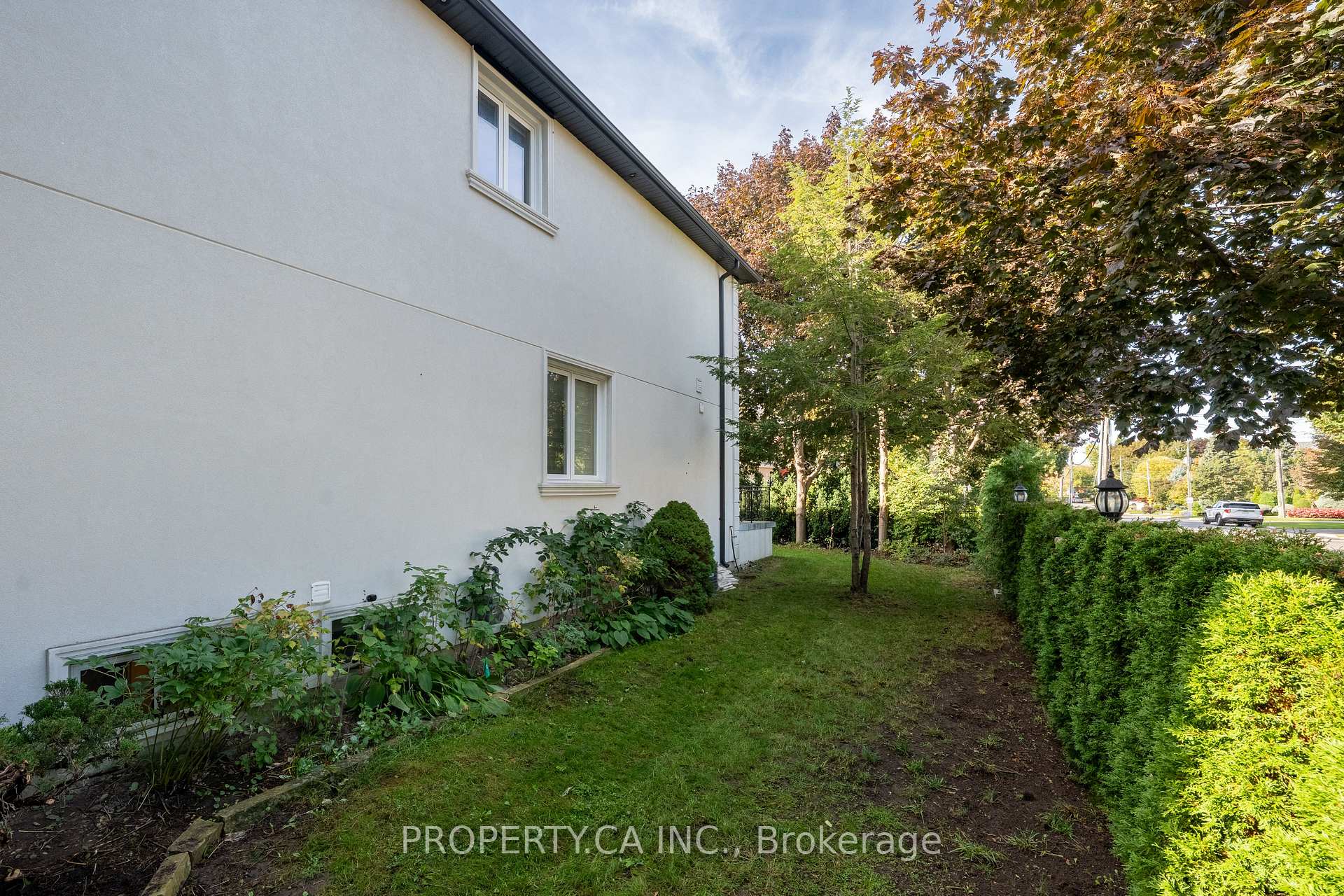 Photo 26 of 76 Concord Road, Vaughan, Beverley Glen — HOMEH