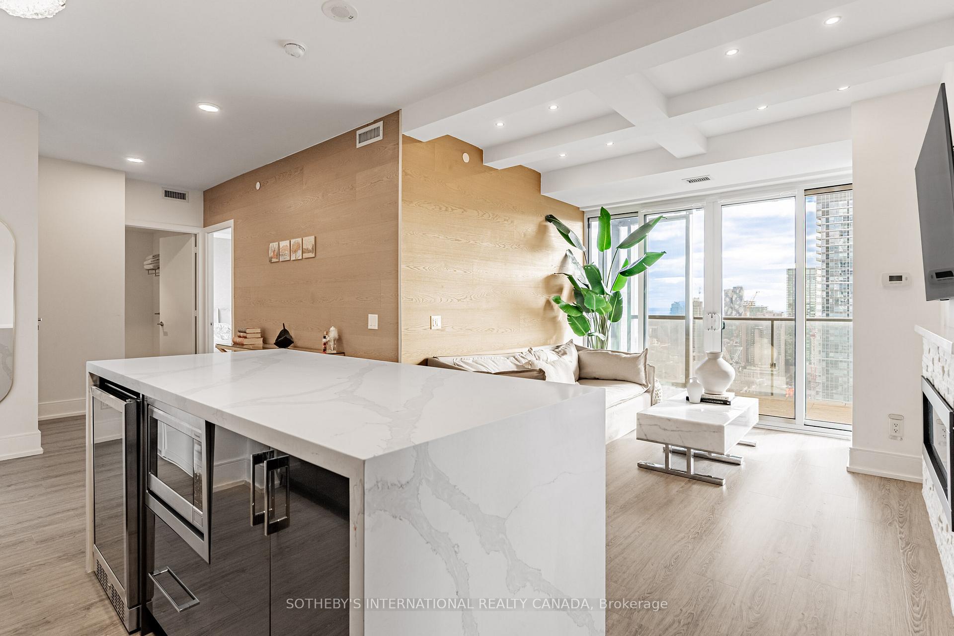 Photo 2 of Unit 4511, 7 Grenville Street, Toronto, Bay Street Corridor — HOMEH