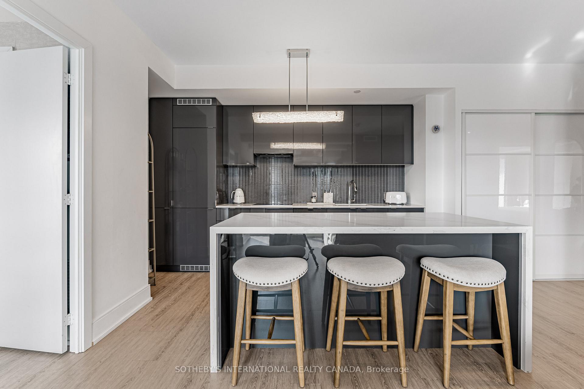 Photo 5 of Unit 4511, 7 Grenville Street, Toronto, Bay Street Corridor — HOMEH